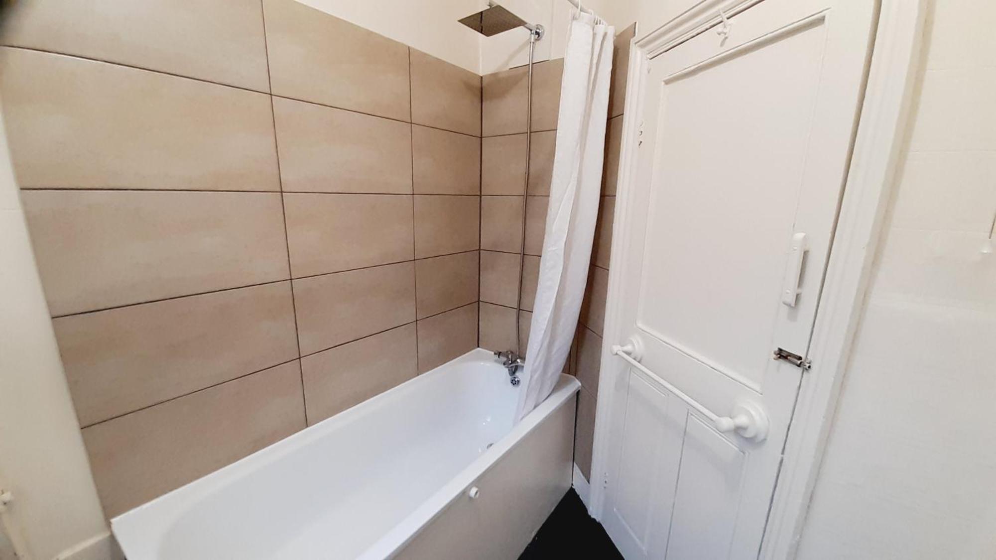 Privat bolig Shared House E11 *