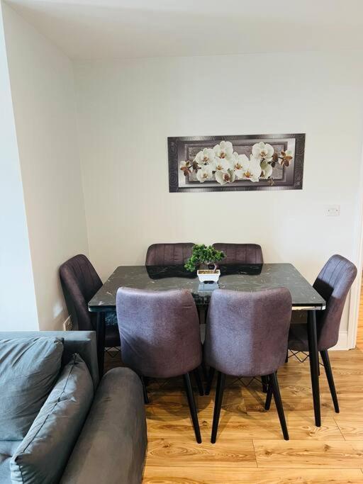 - Flat In Lägenhet