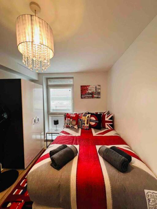 - Flat In Leilighet London
