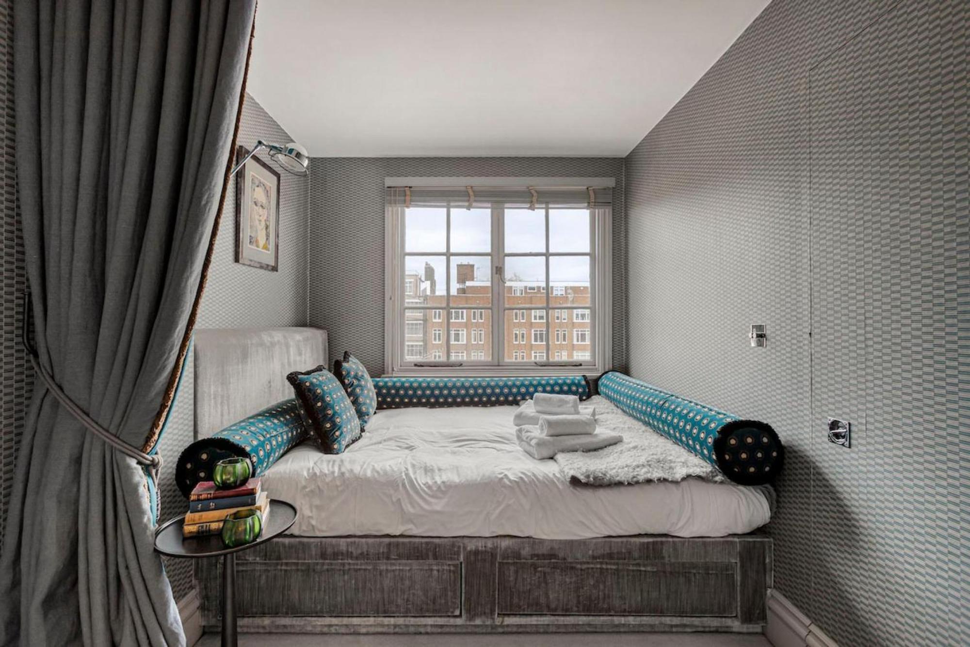 Spacious 2 Bedroom In Cadogan Square Leilighet