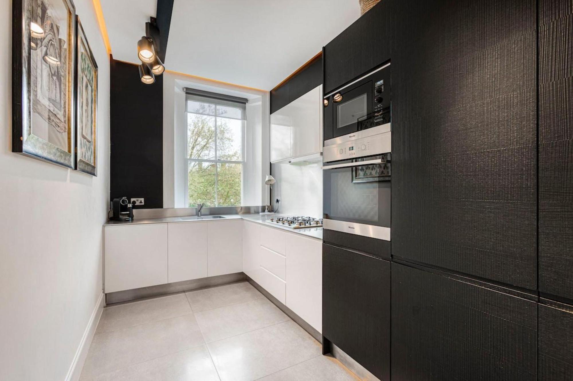Spacious 2 Bedroom In Cadogan Square Leilighet *
