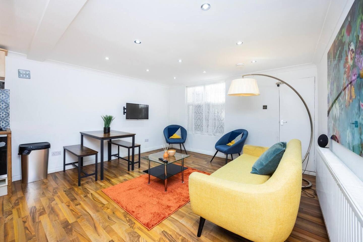 Semesterbostad Modern - 5 Mins To Whitechapel Station *
