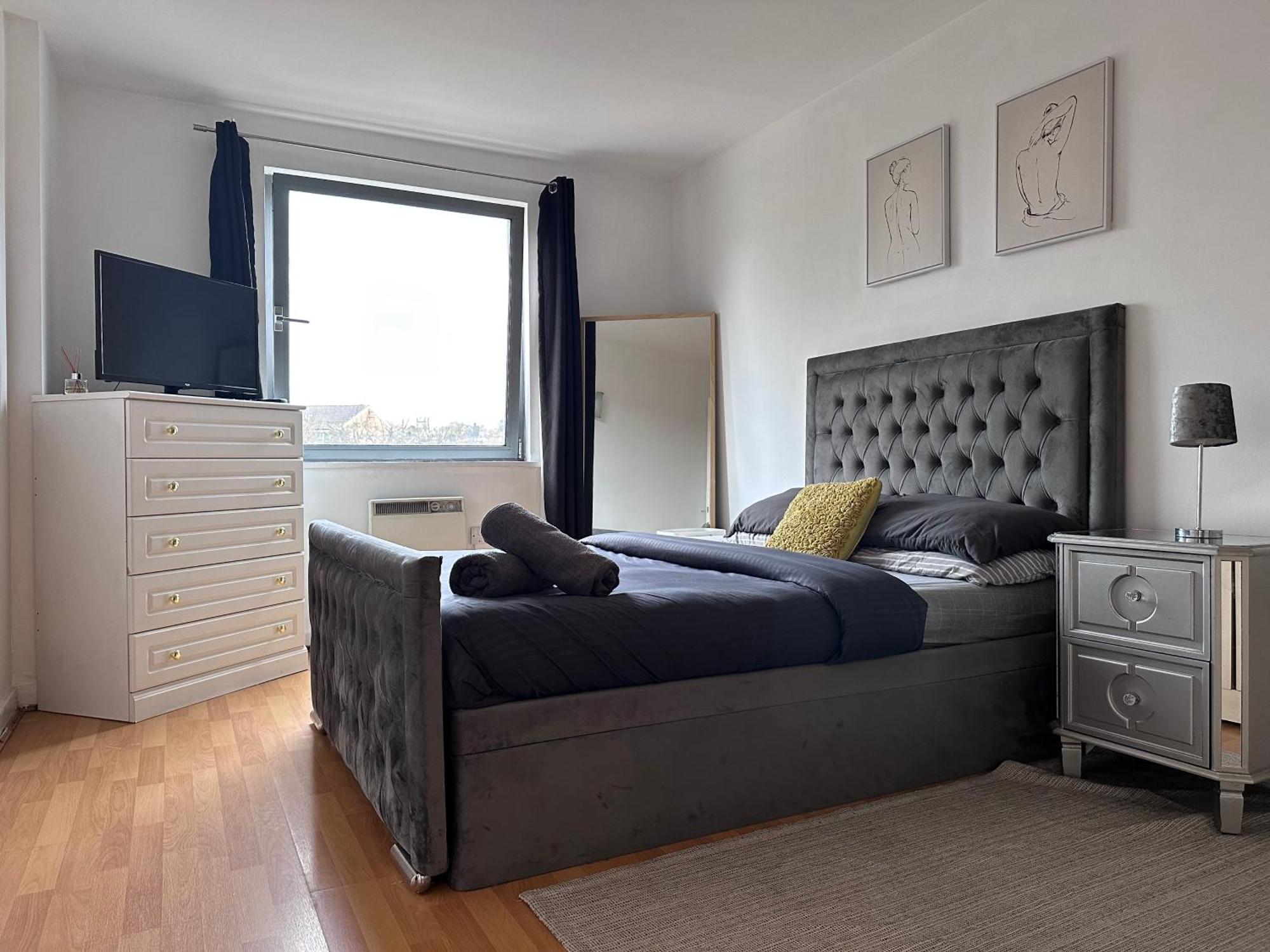 Cozy Greenwich Apartment