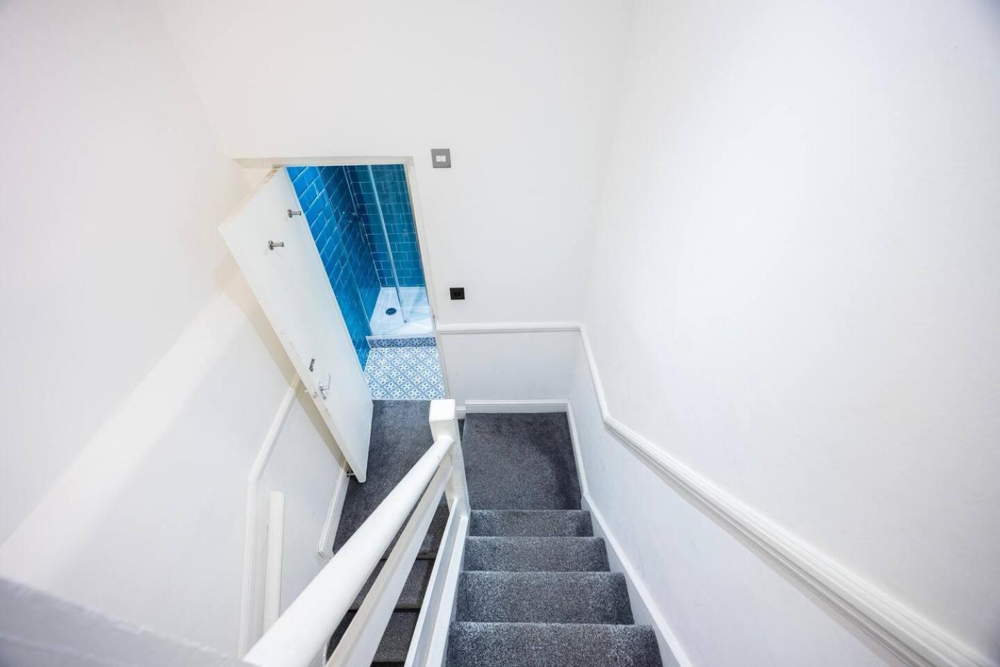 Modern - 5 Mins To Whitechapel Station Semesterbostad