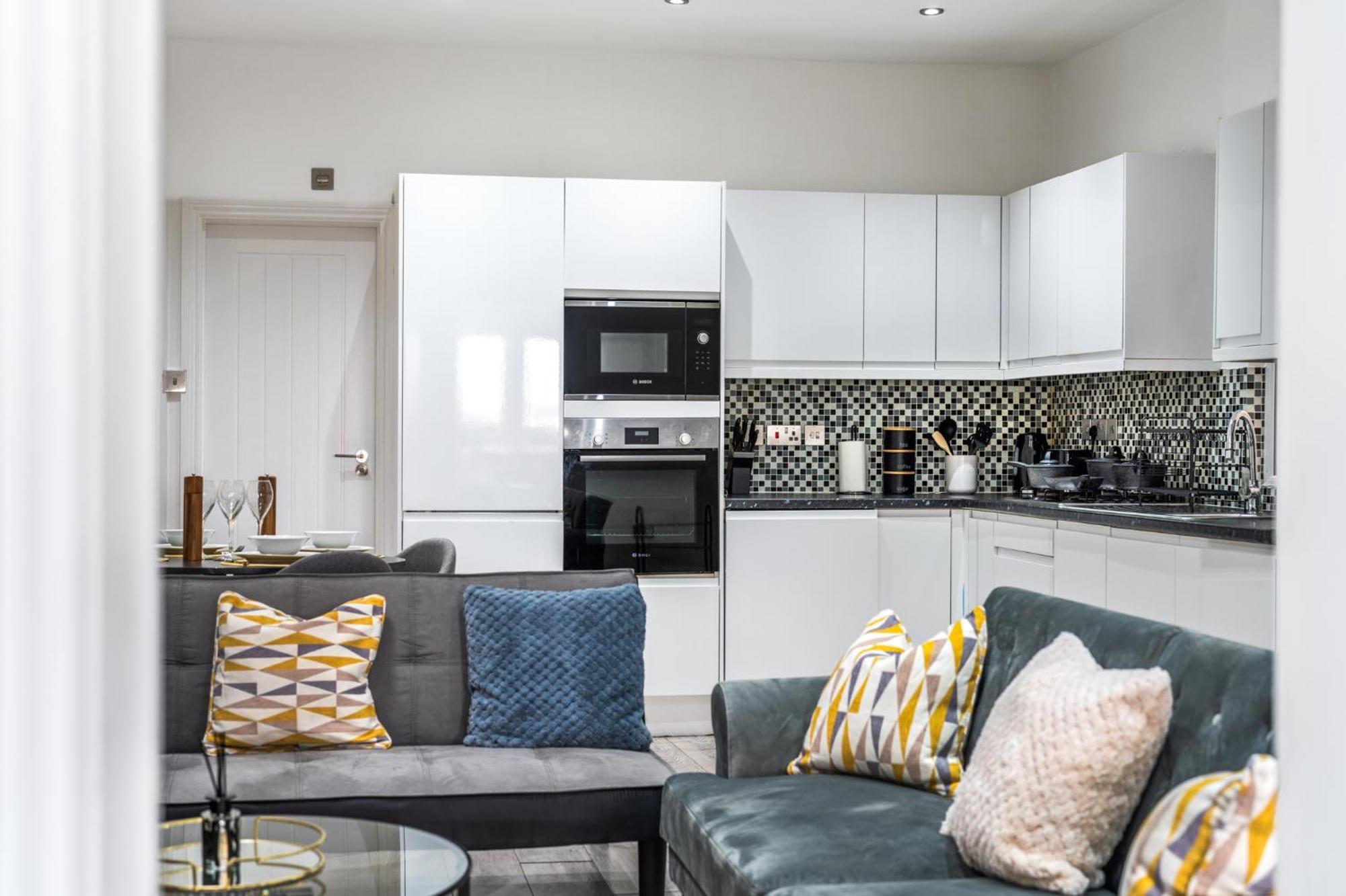 Semesterbostad Spacious & Comfortable 3-bedroom Retreat In Nw10