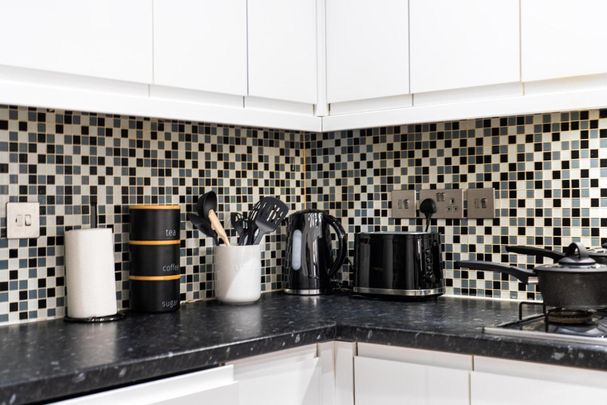 Spacious & Comfortable 3-bedroom Retreat In Nw10 Semesterbostad *