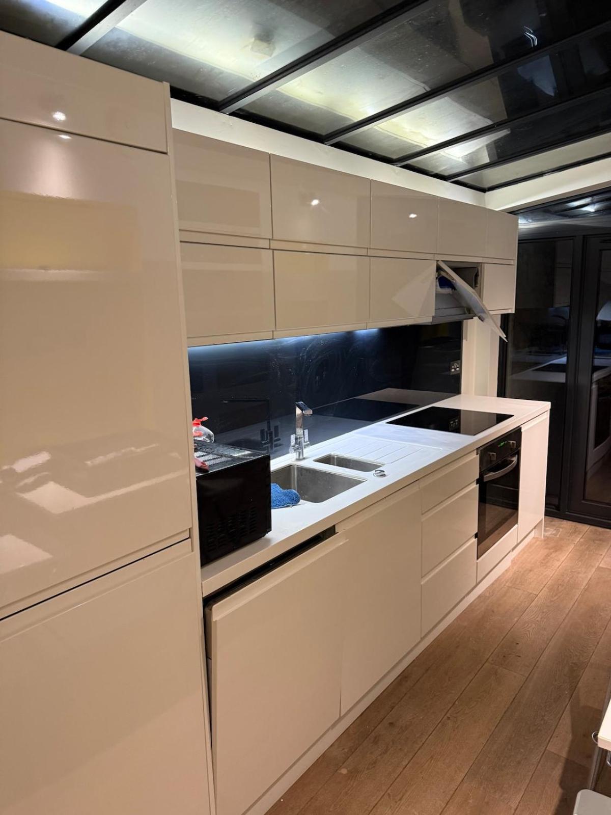 Apartment 2br,2br Flat In Earls Court, Kensington London