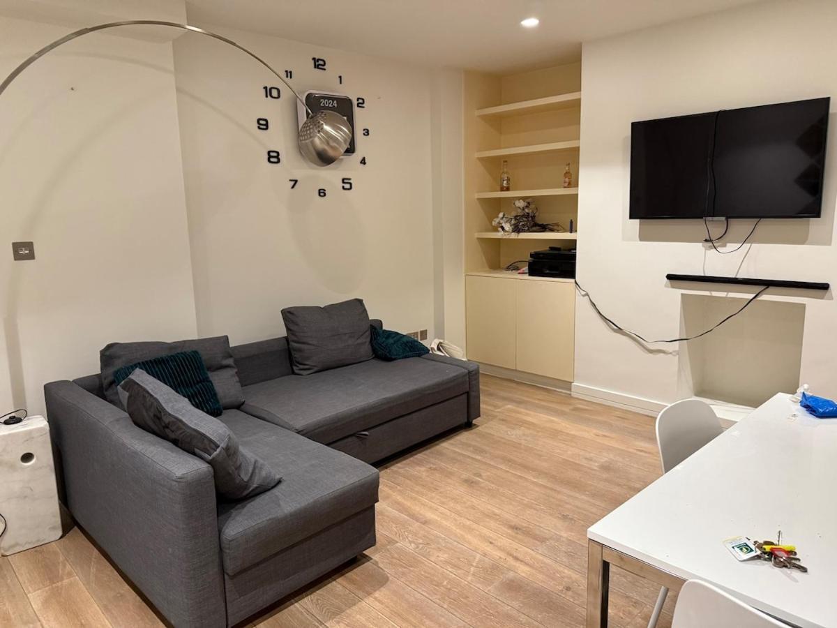 Apartment 2br,2br Flat In Earls Court, Kensington