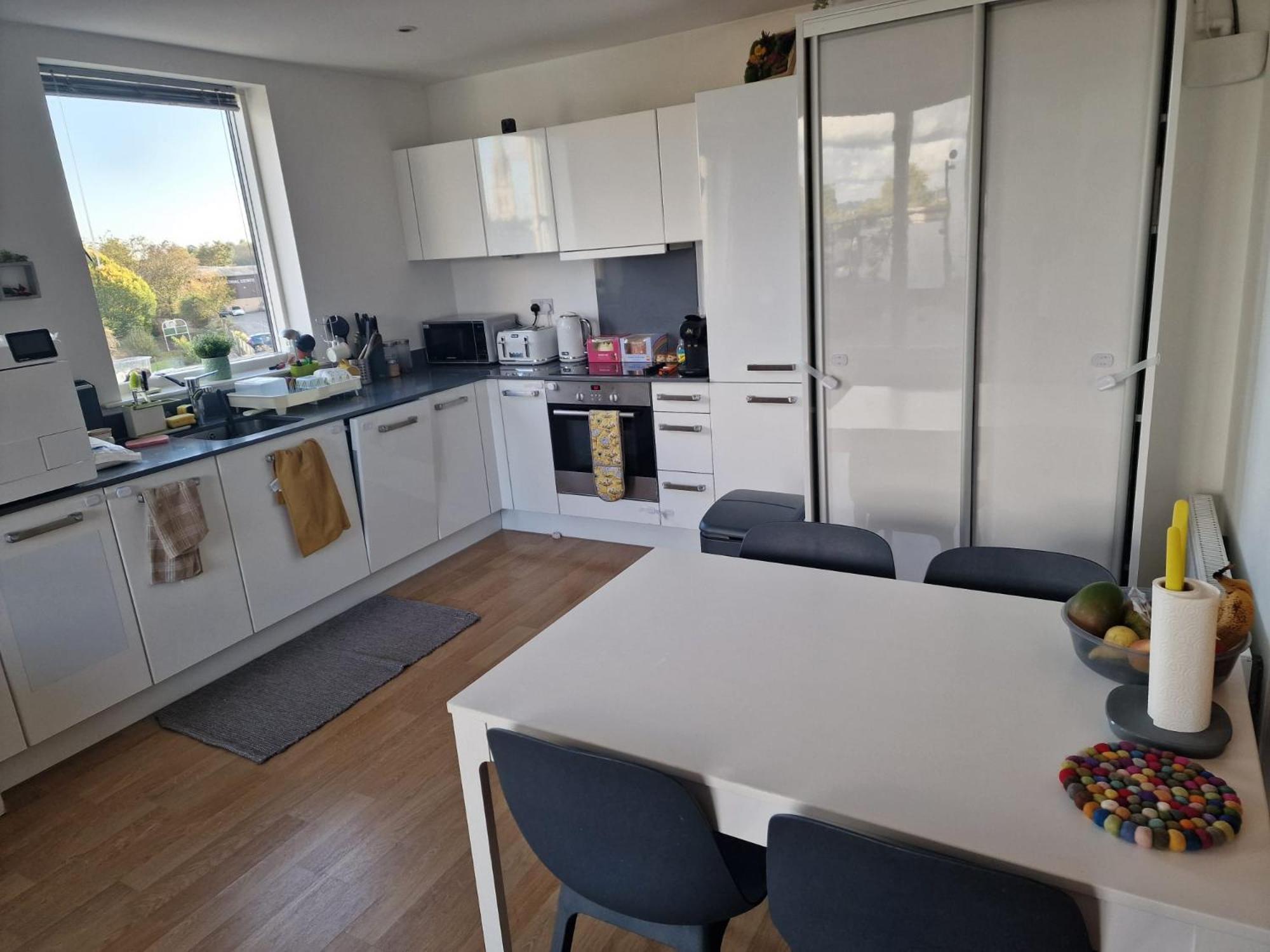 1 Bed Flat At Forest Hill Station Apartment *