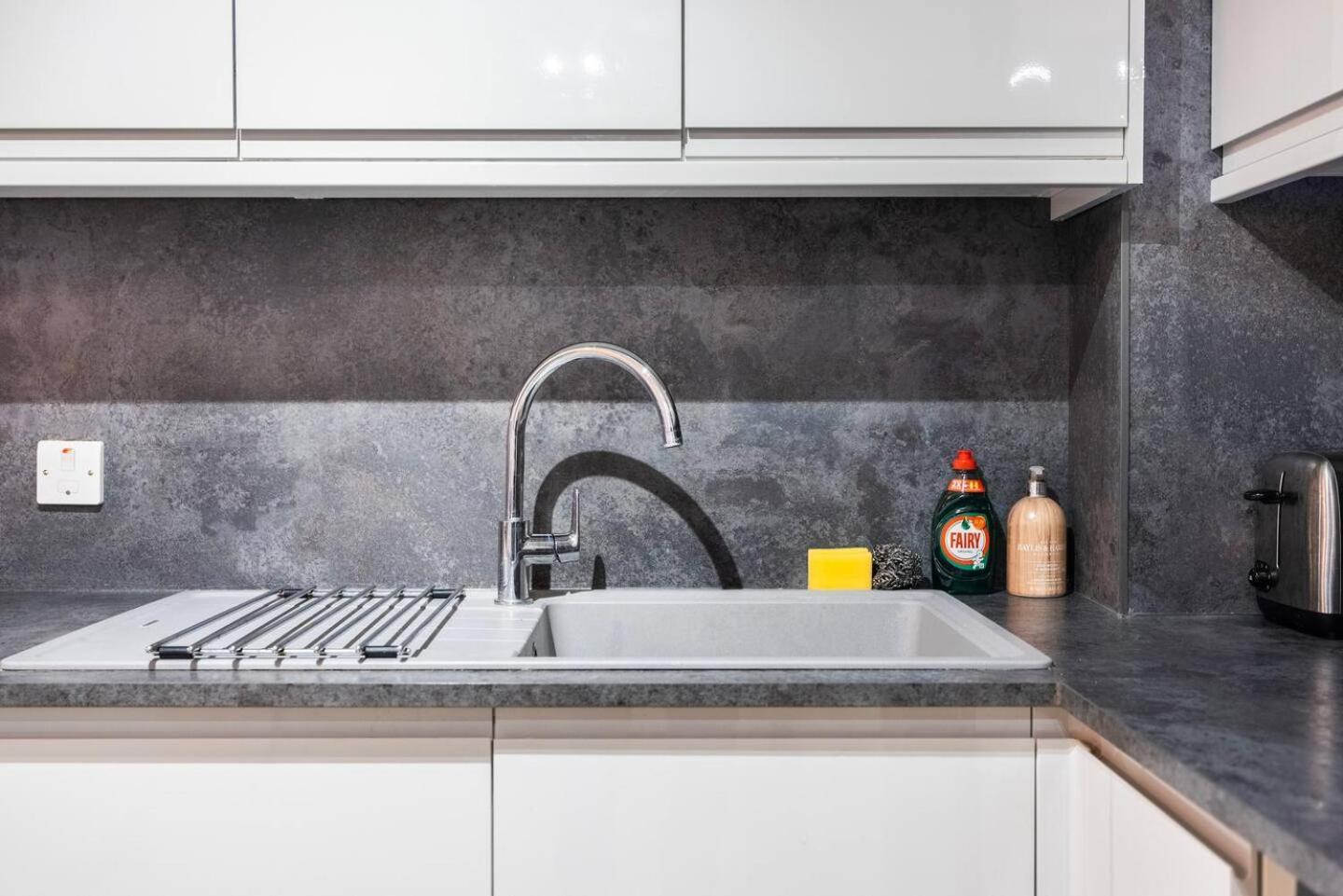 Hébergement de vacances Lavish 1 Bedroom Near Tottenham Stadium Londres