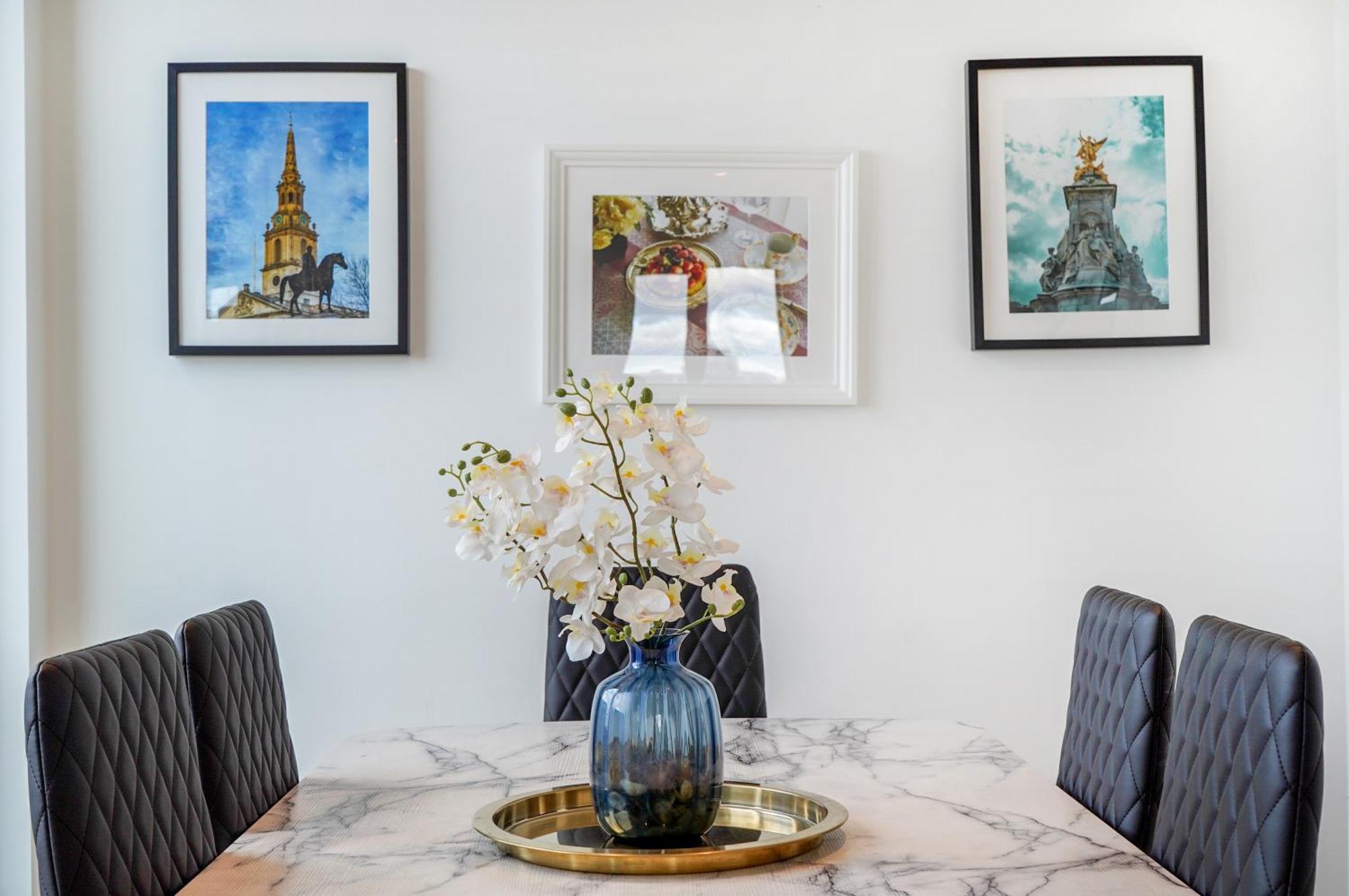 Chic 3-bedroom Flat With Private Balcony In Battersea Apartment