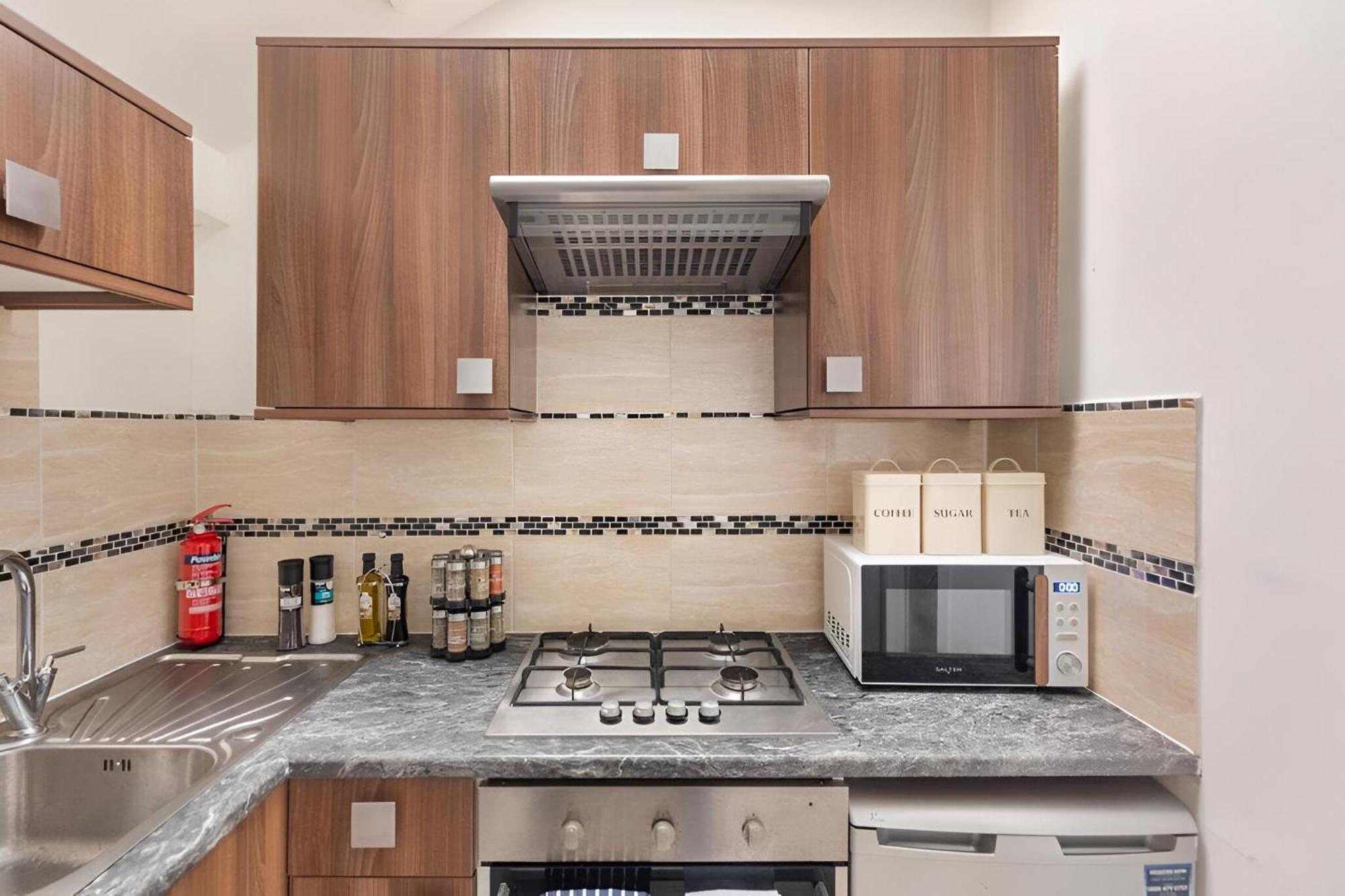 Urban Vibes, Modern 2br Flat In Prime Spot * Londen
