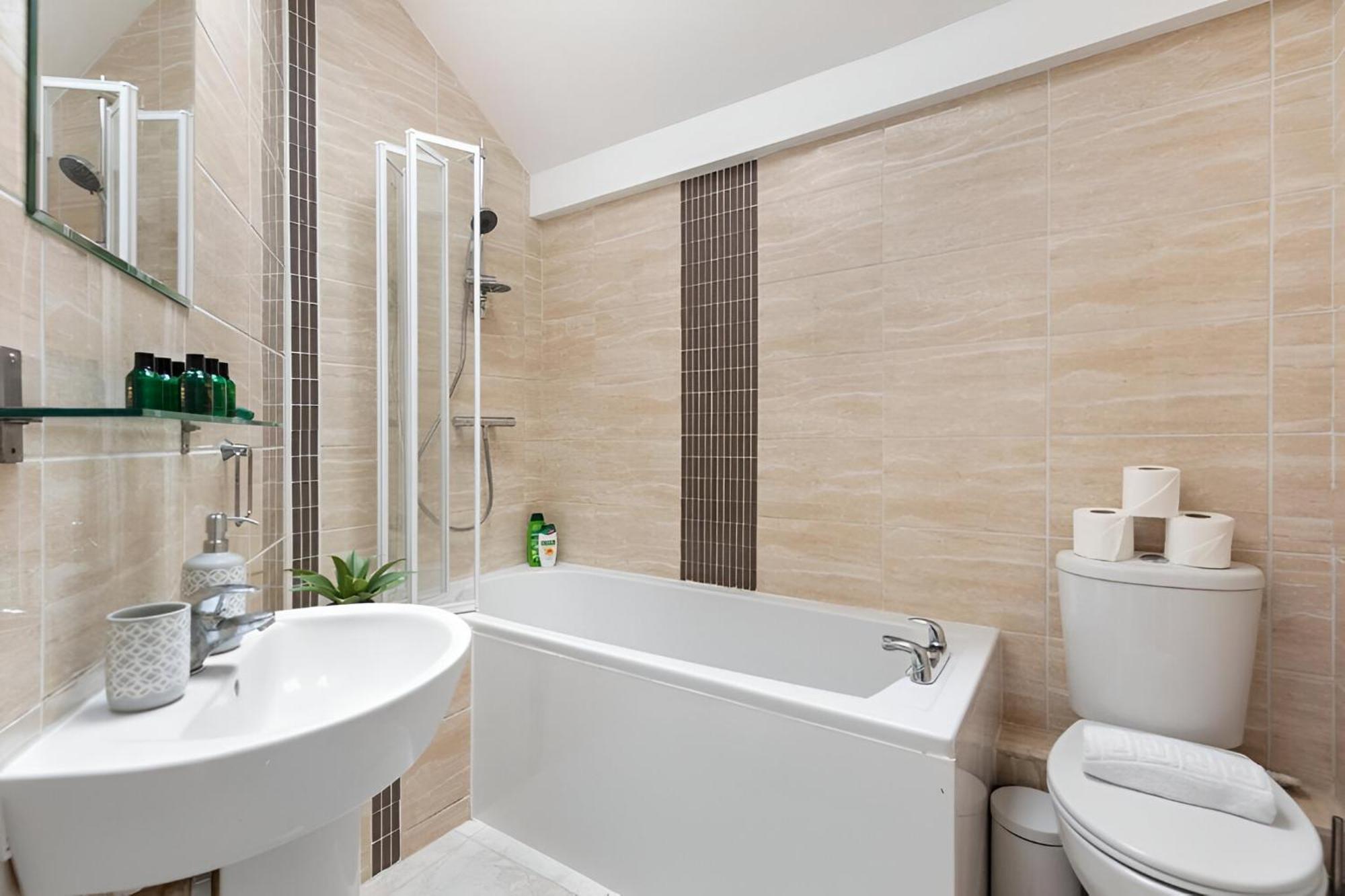 Urban Vibes, Modern 2br Flat In Prime Spot * Londen