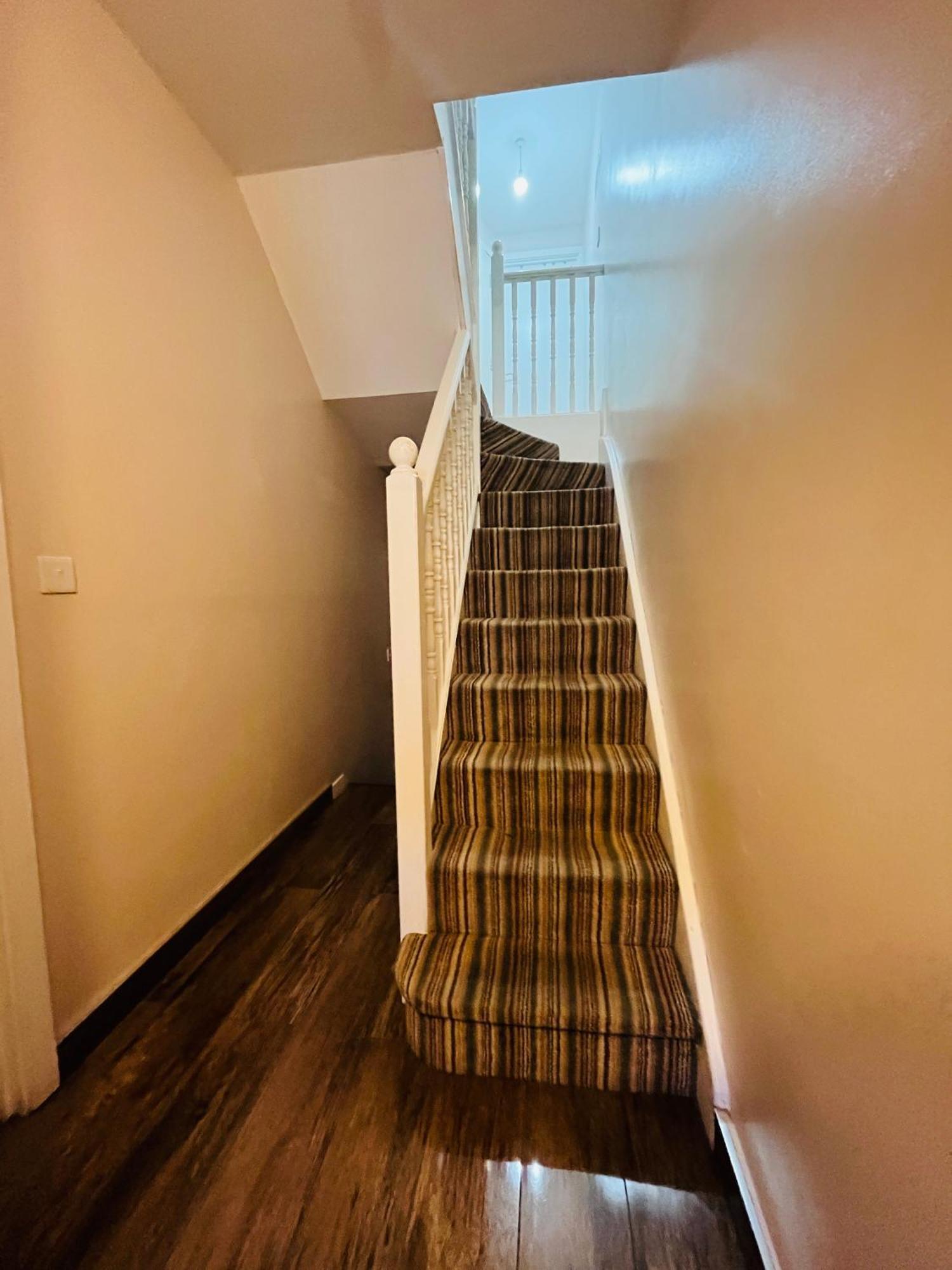 Homestay Double In Attractive Modern Victorian House