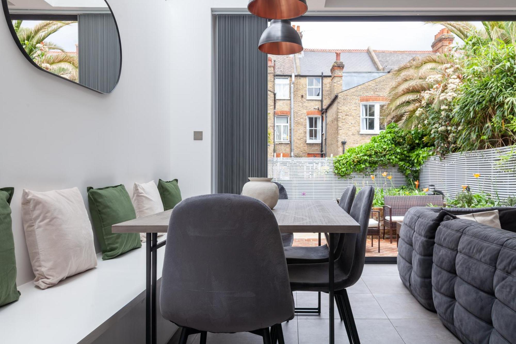 Sophisticated House In Clapham London