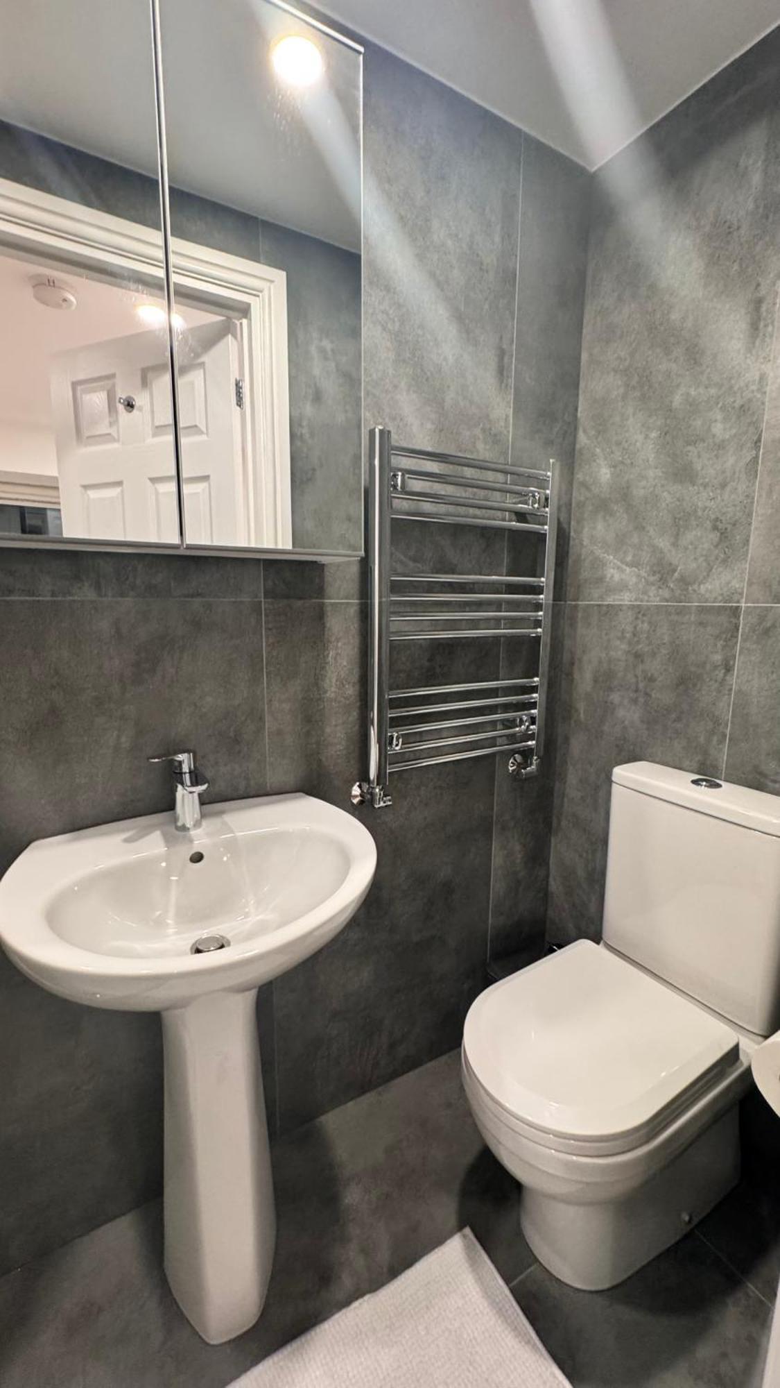 Apartment Sleeps 6, Deluxe Suite, Cosy Flat, Netflix & Games