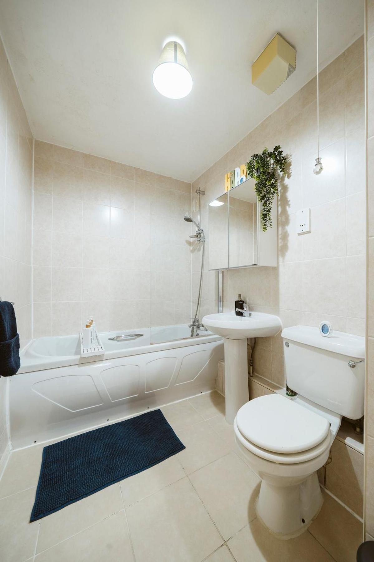 Lägenhet Cosy 2 Bdr Flat 5 Min To Excel Free Car Parking *