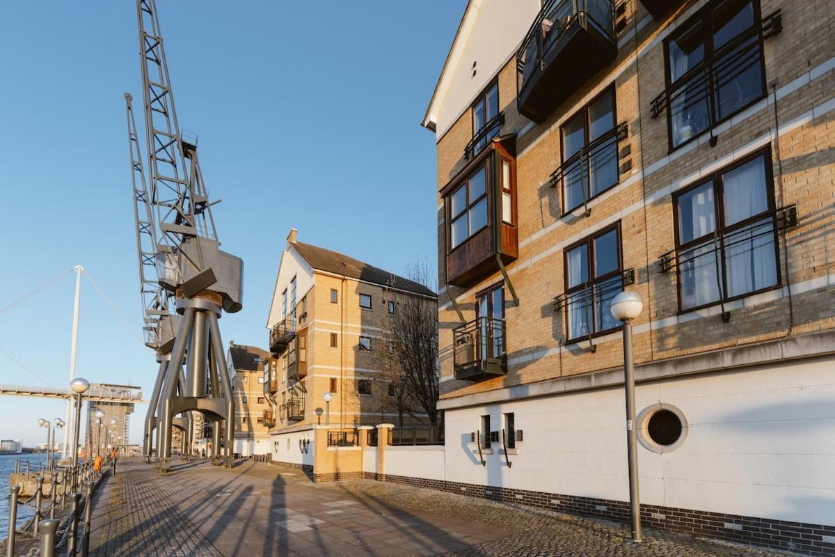 Cosy 2 Bdr Flat 5 Min To Excel Free Car Parking Lägenhet London