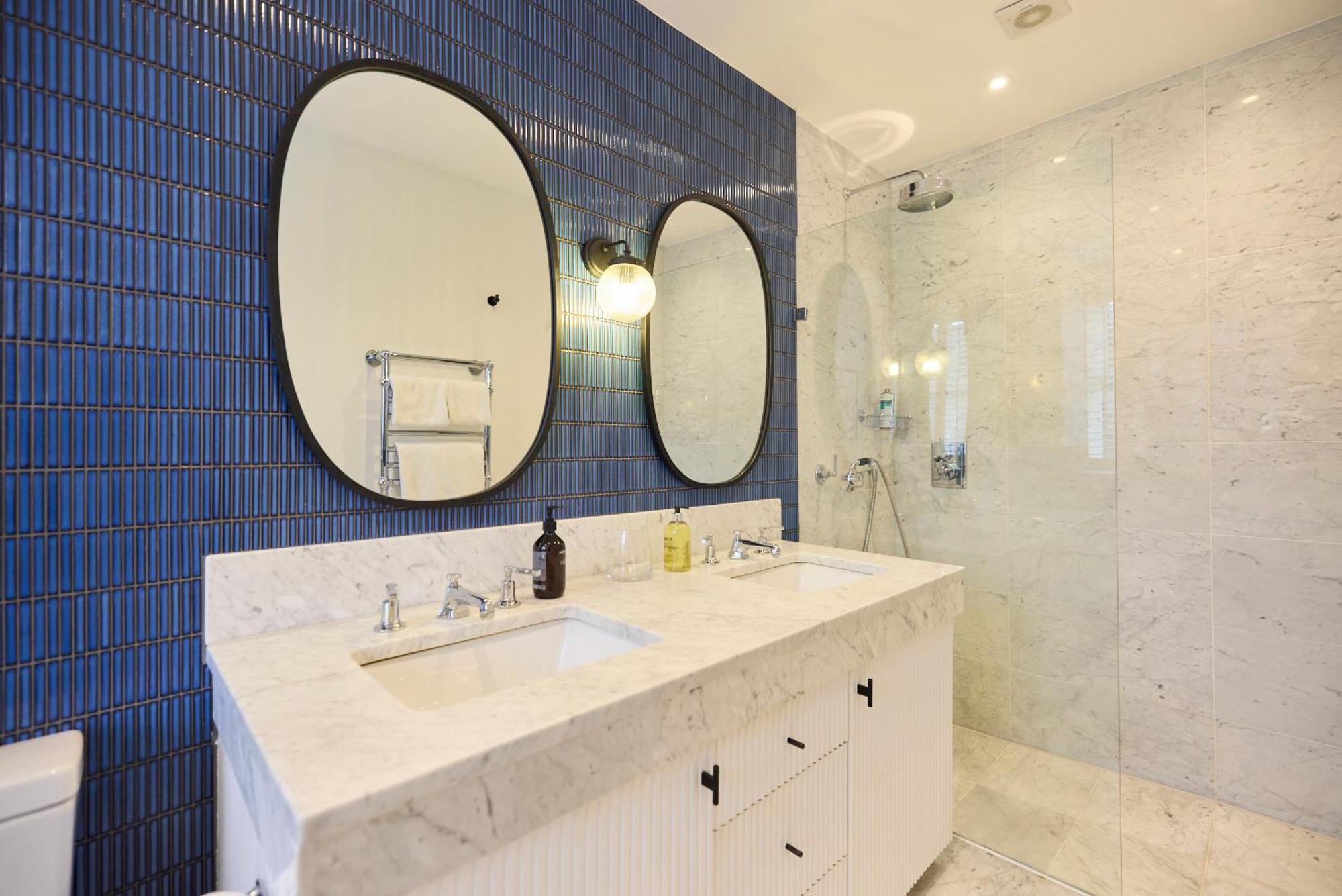 The Chelsea Gem - Charming 1bdr With Balcony Lägenhet