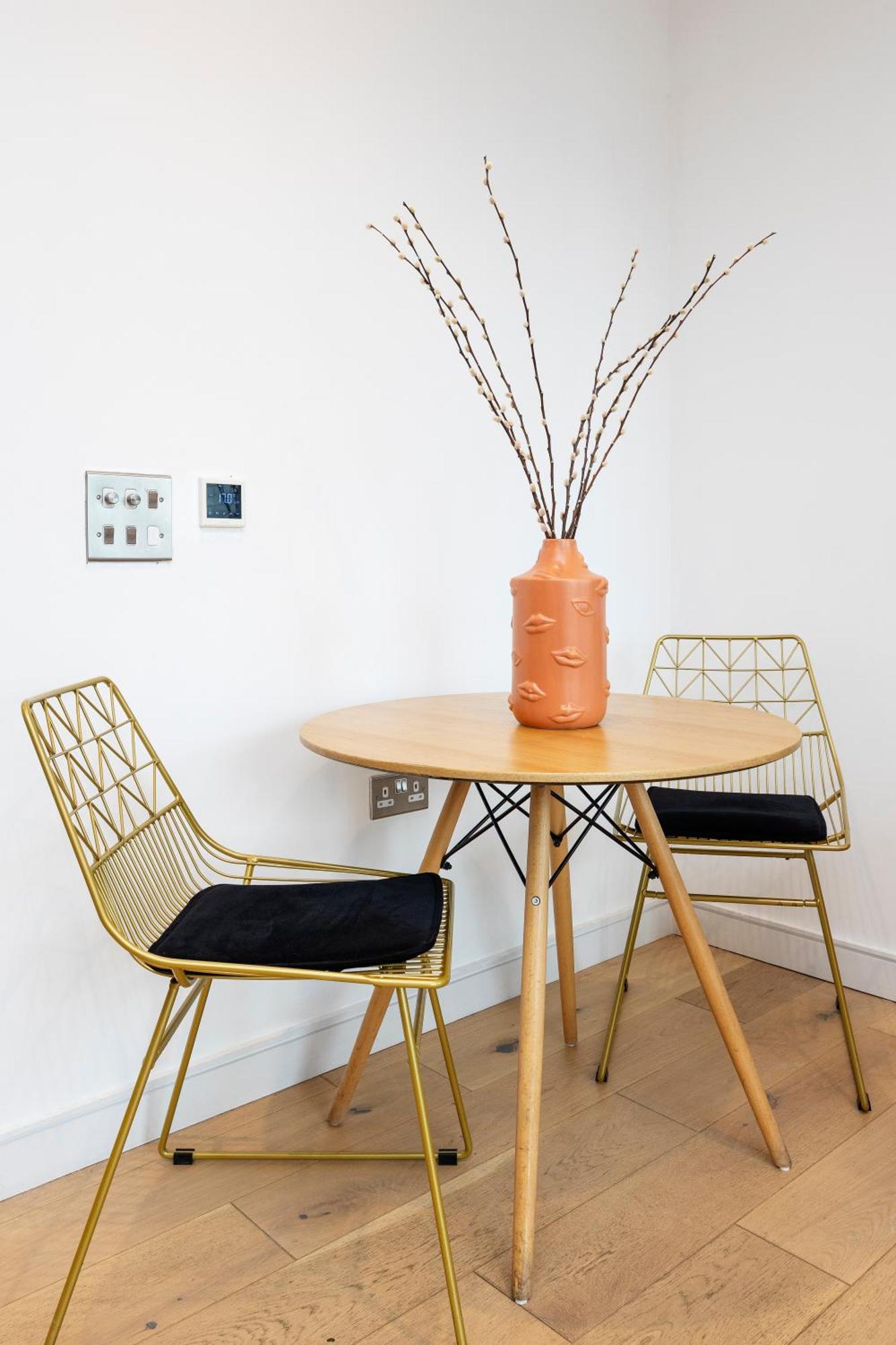 Veeve - The Battersea Skyview