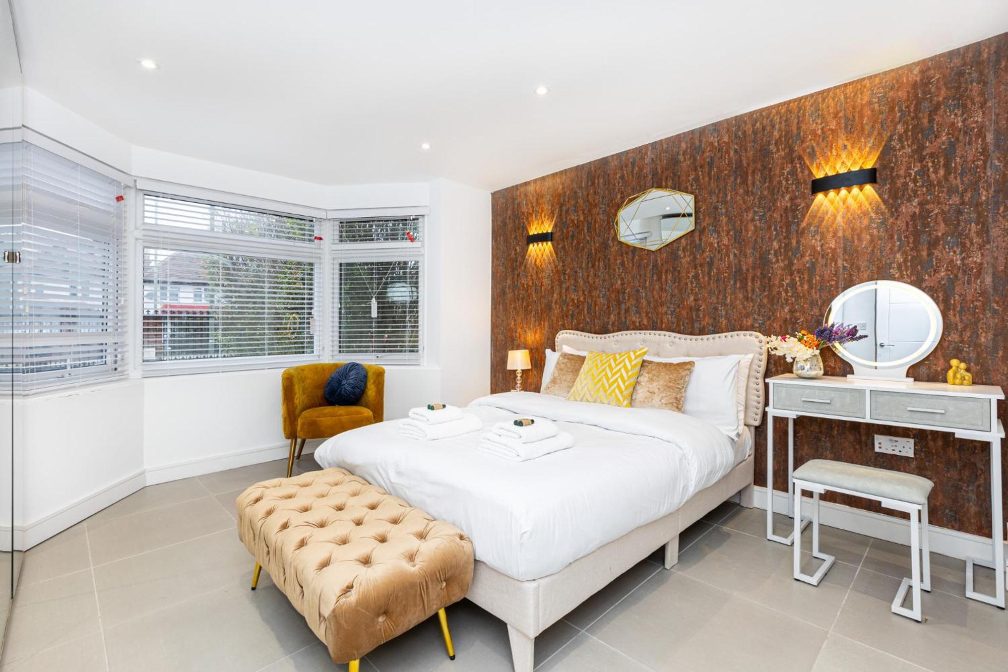 Chic 3br With Garden & Parking Near Hampstead Heath London