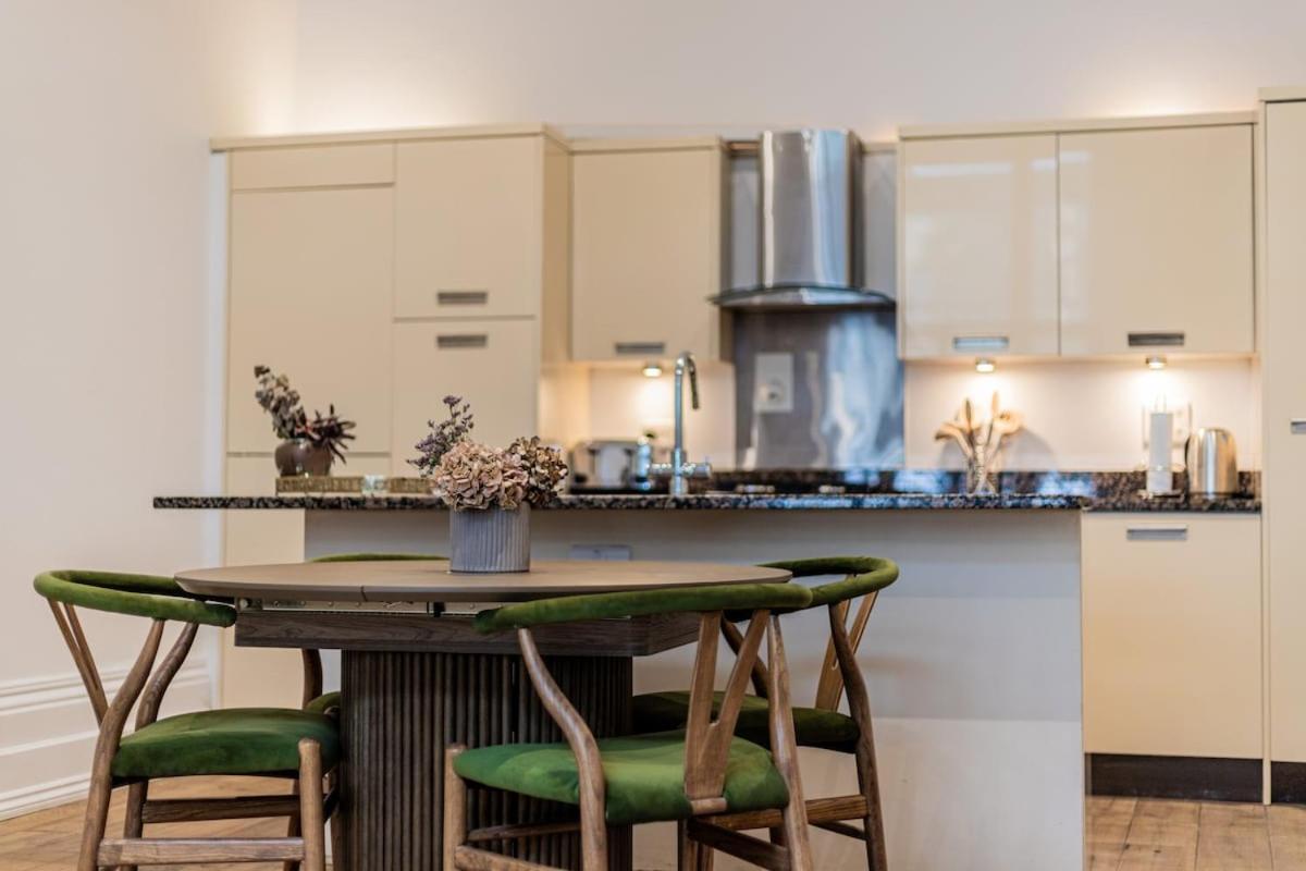 Elegant 1 Bedroom Flat In The Heart Of Kensington Apartment