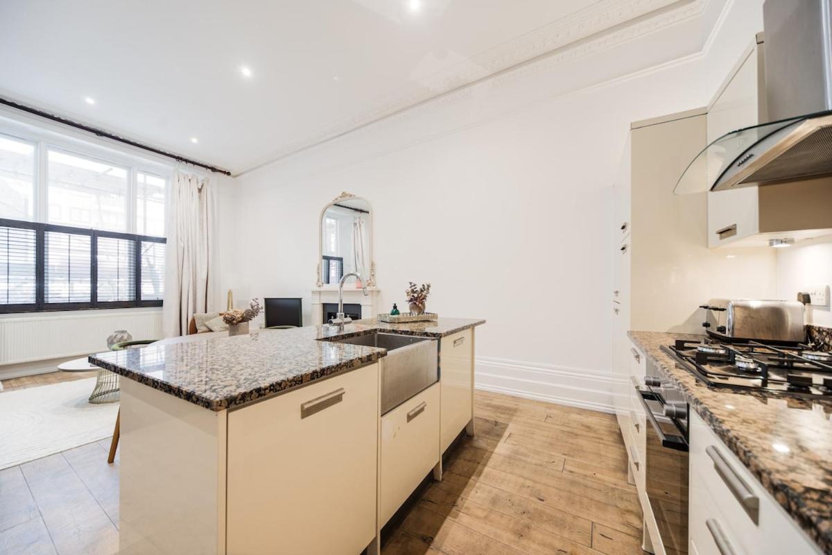 Elegant 1 Bedroom Flat In The Heart Of Kensington Apartment