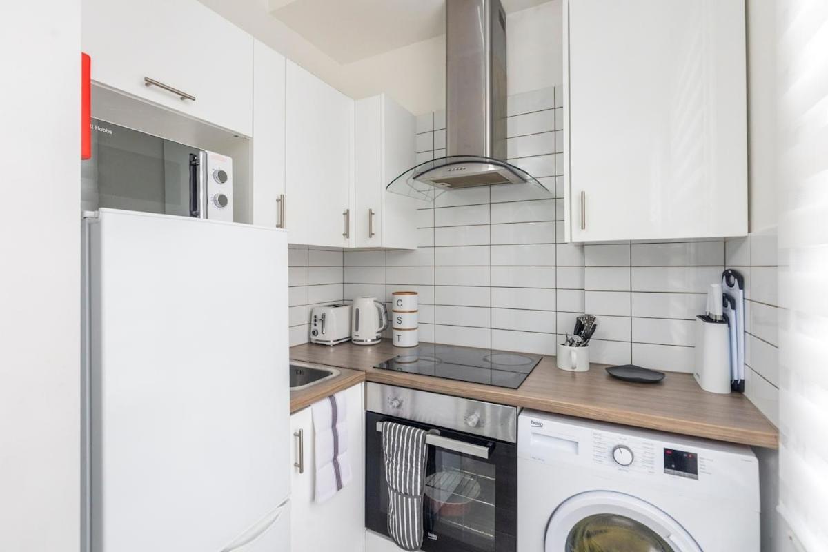 1 Bed Next Transports & Easy Access To Ctr Apartment London