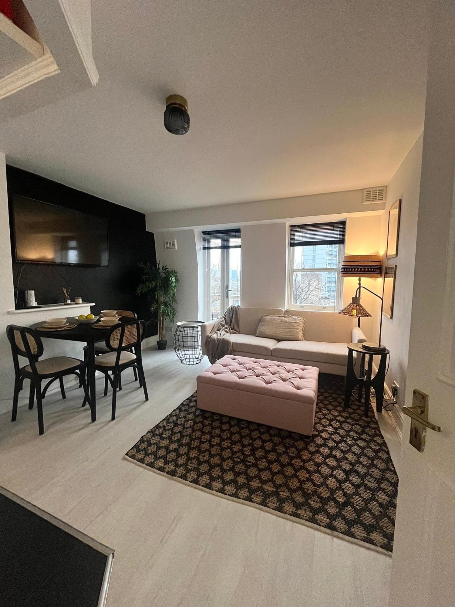 Floor 1 Bedroom *