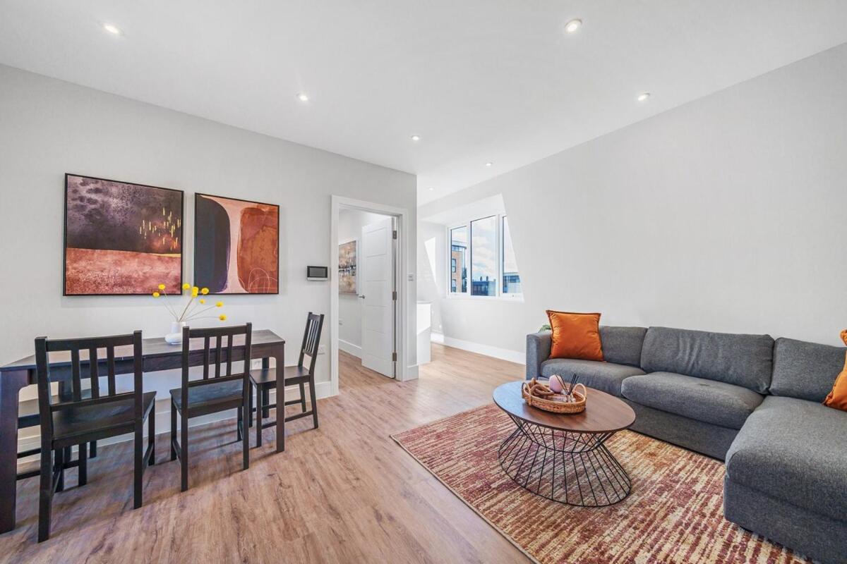 2 Bed Spacious Brand New Flat Appartement *