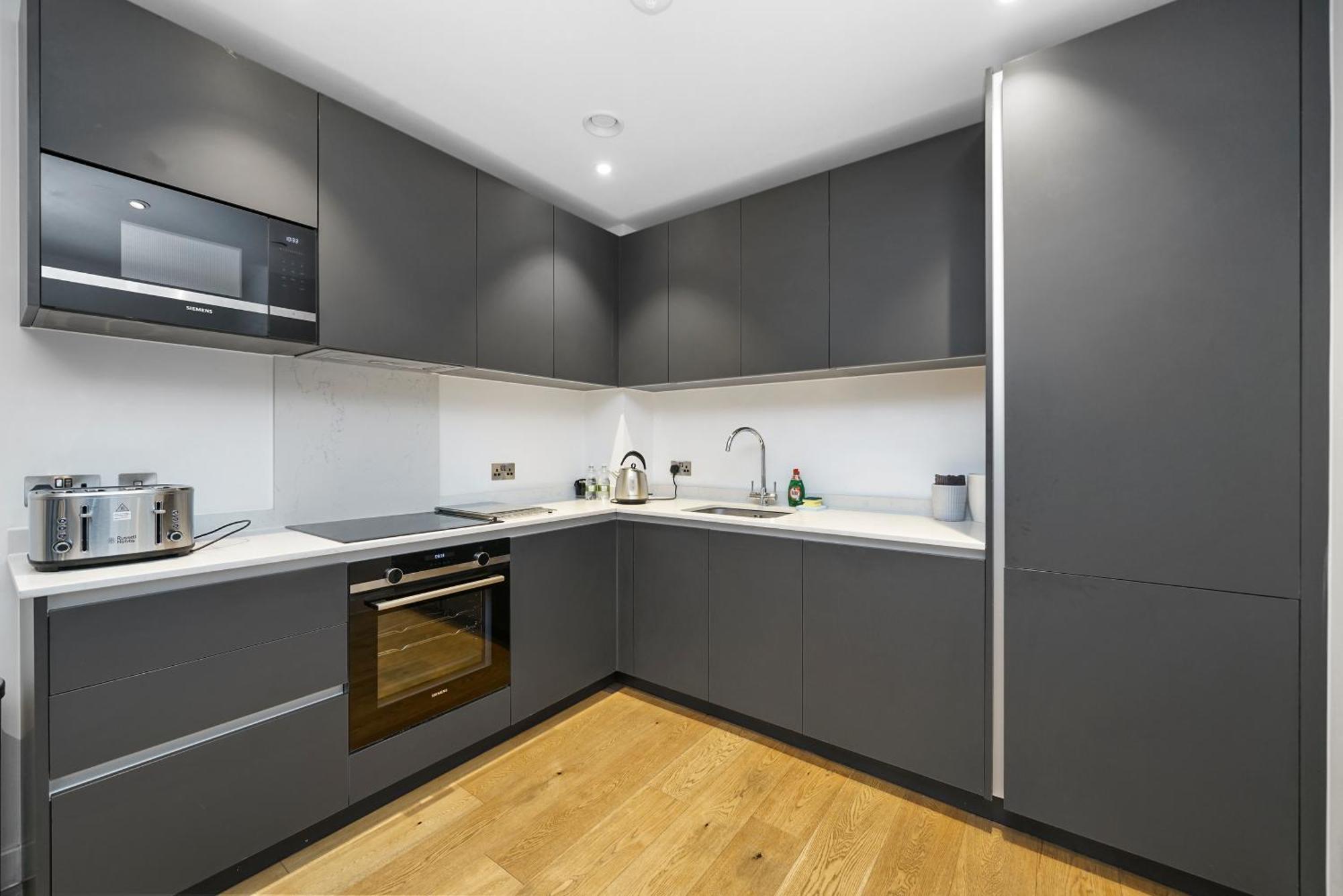 Apartment Modern One Bedroom *