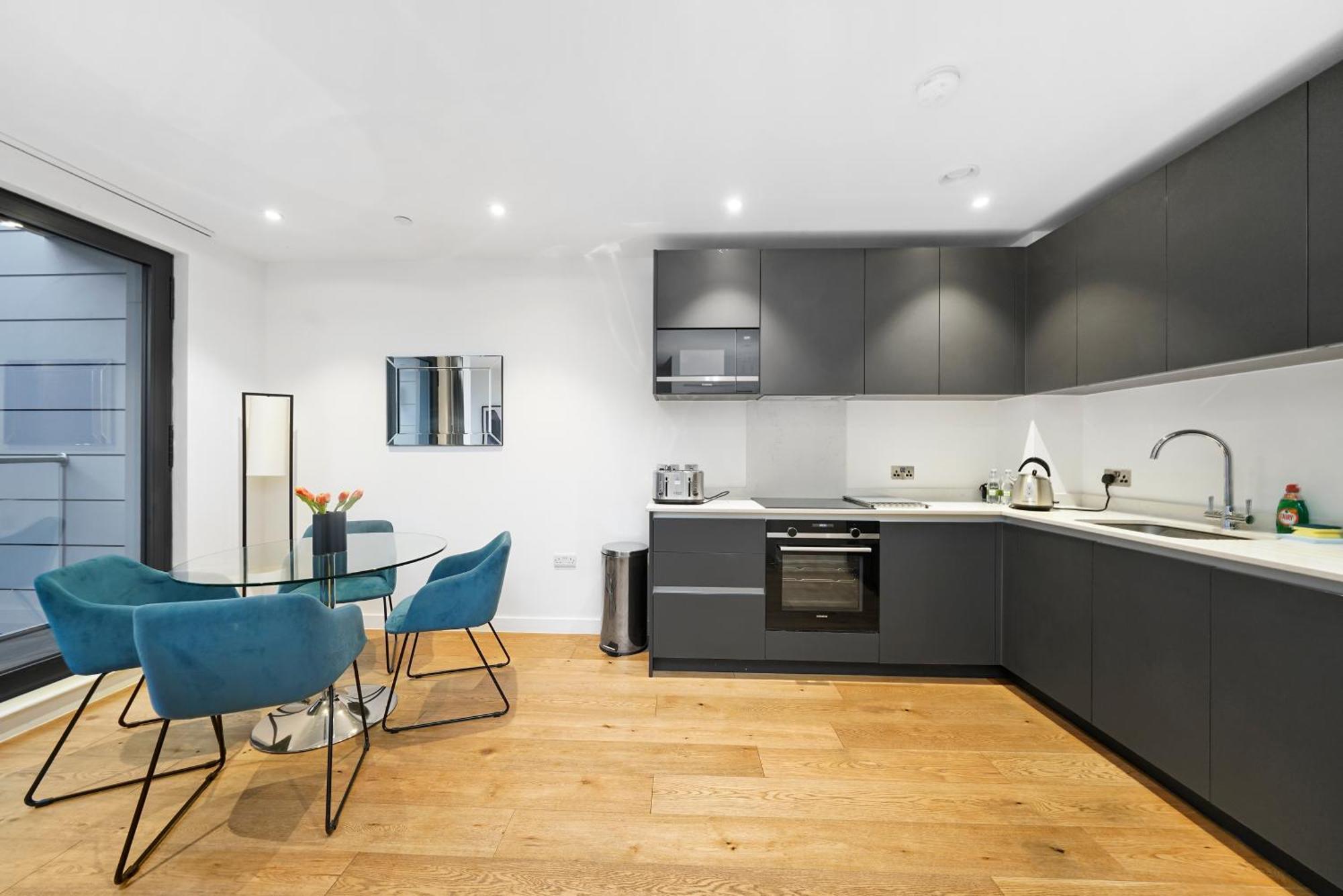 Modern One Bedroom * London
