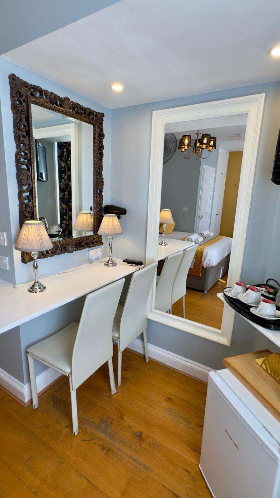 Piccolino Hyde Park Bed & Breakfast 2*