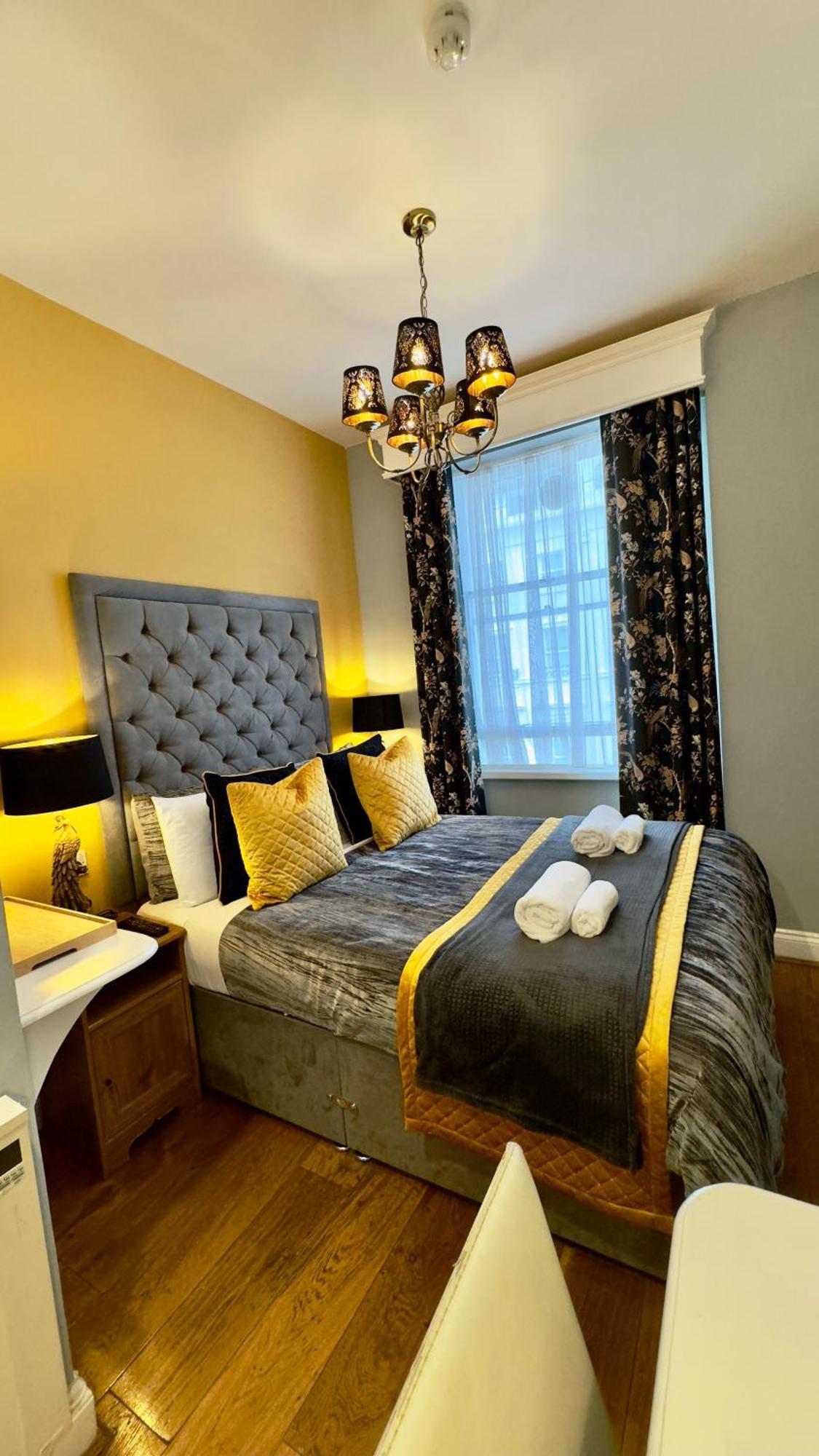 Bed & Breakfast Piccolino Hyde Park London