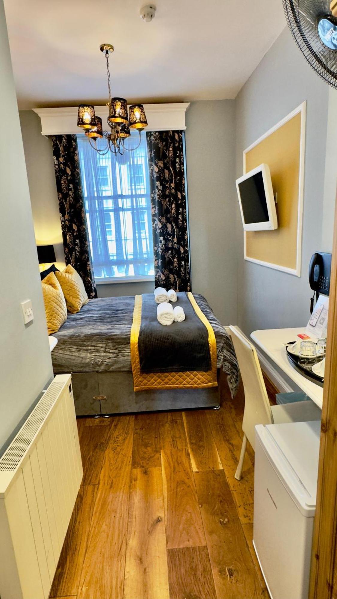 Piccolino Hyde Park Bed & Breakfast