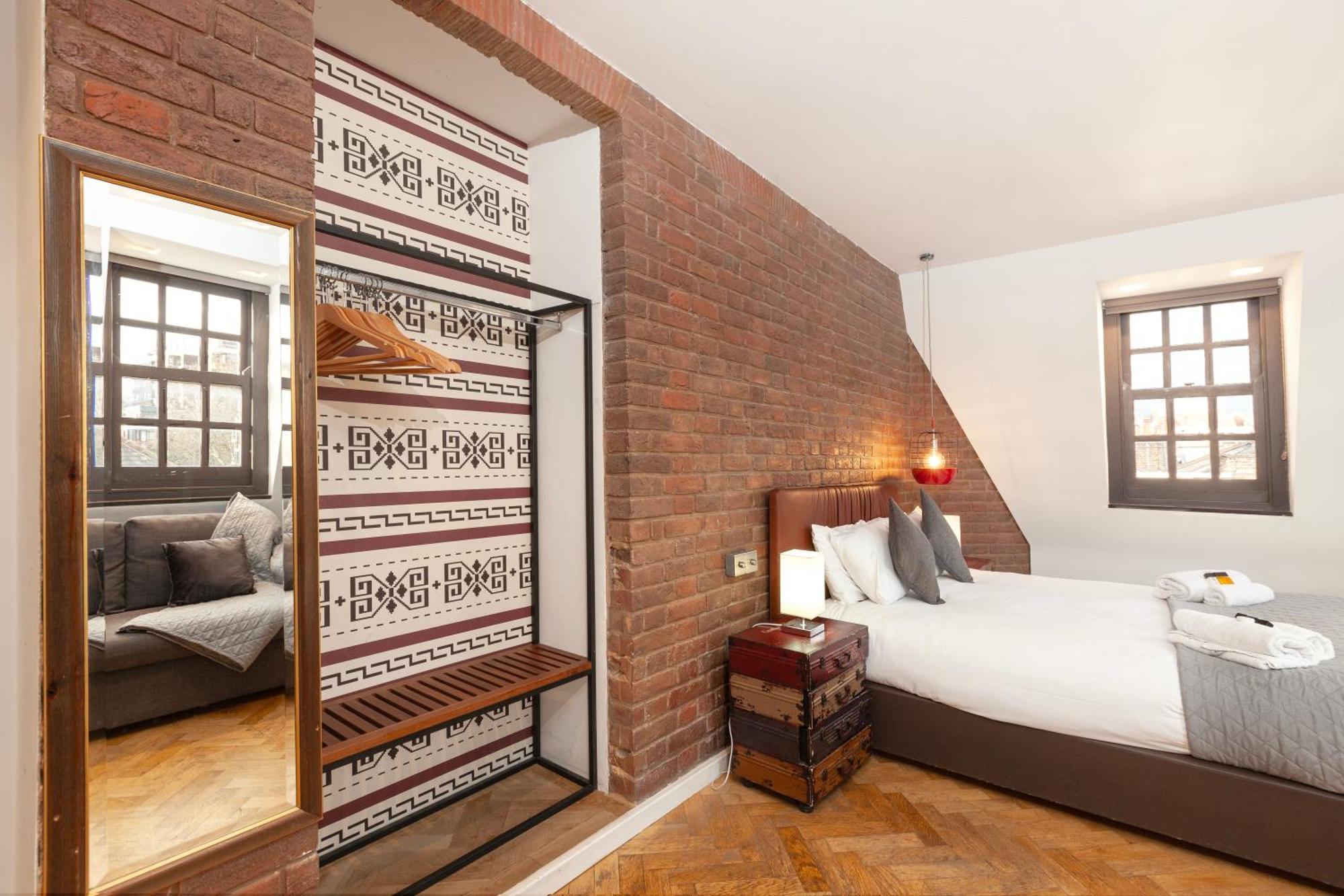 Paddington Apartment