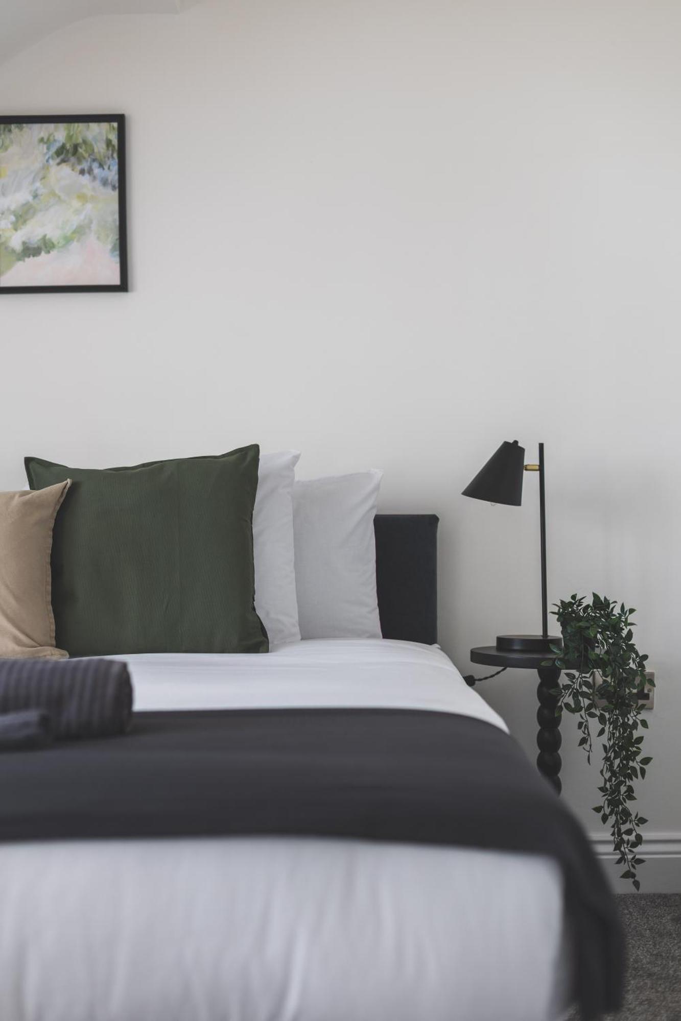 Arte Serviced Stratford - 3 Bedrooms 2 Bathrooms London, Stratford, Maryland, Free Parking, Garden, Weekly Or Monthly - Up To 8 Guests Semesterbostad