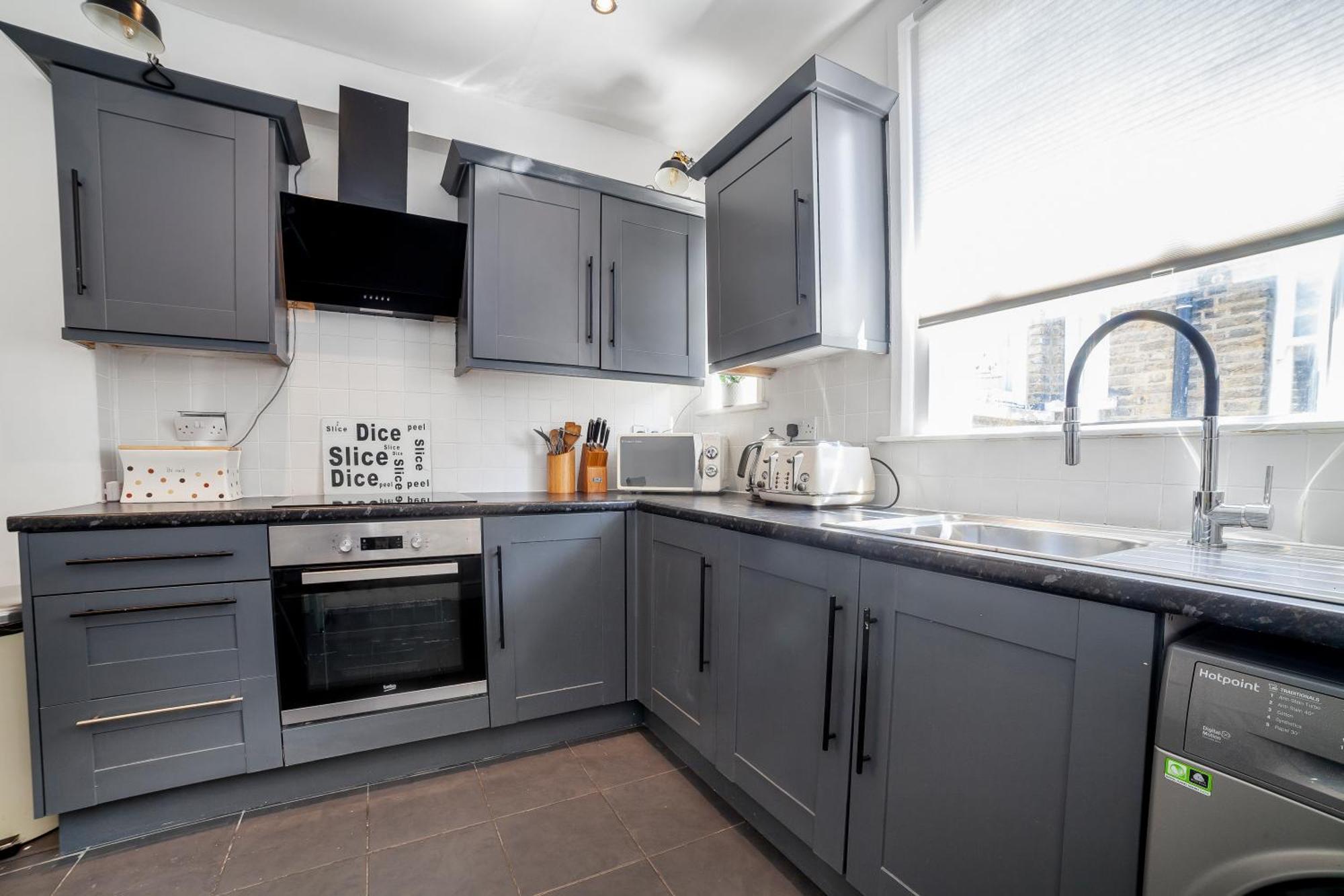 New Listing! Calming 2br Near Park, Herne Hill * London