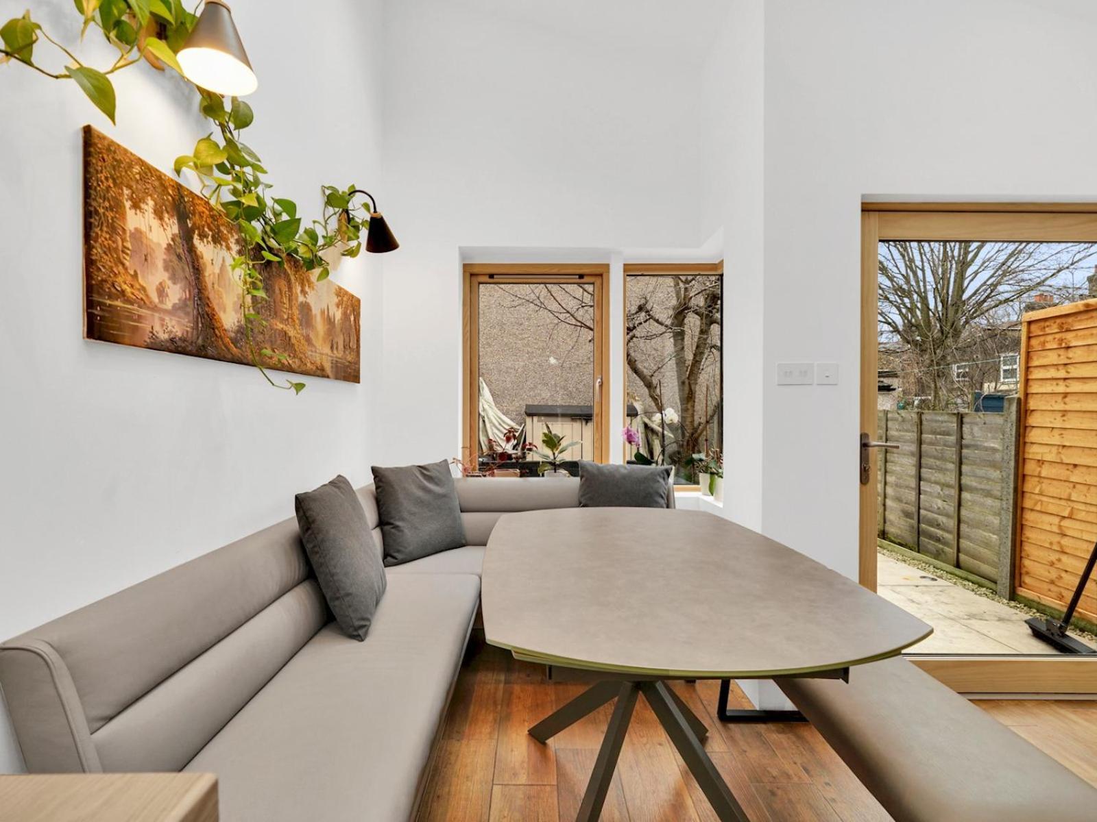 Holiday home Pass The Keys Family W Beautiful Renovated Kitchen London