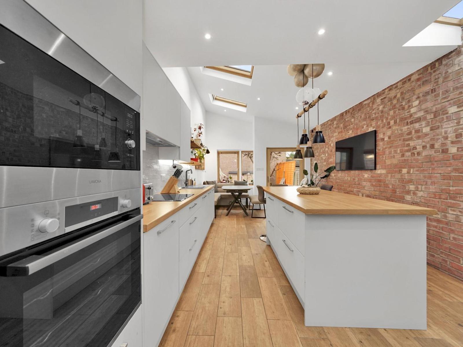 Holiday home Pass The Keys Family W Beautiful Renovated Kitchen