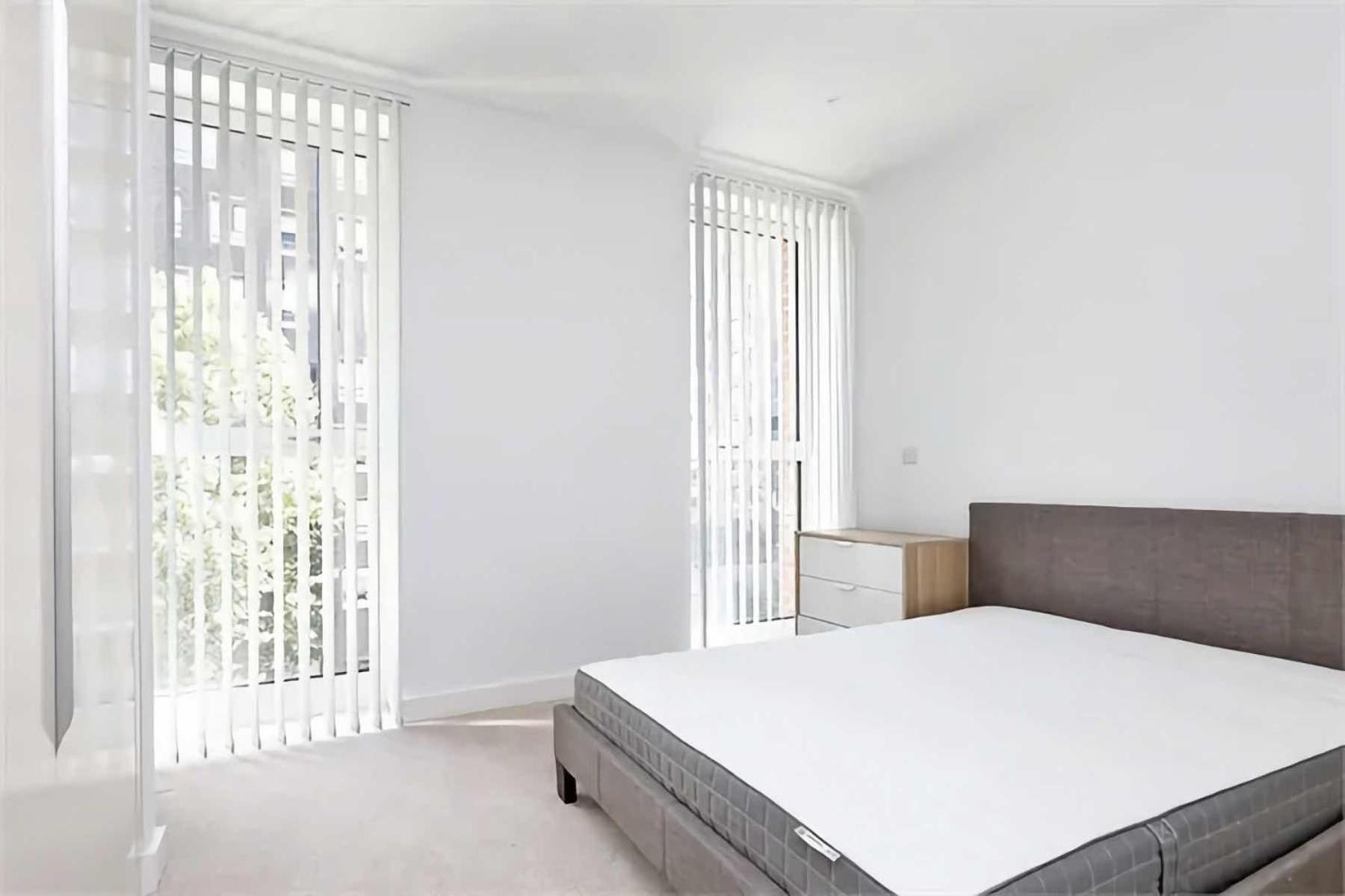 Classic And Elegant 2 Bedroom Flat Apartment *