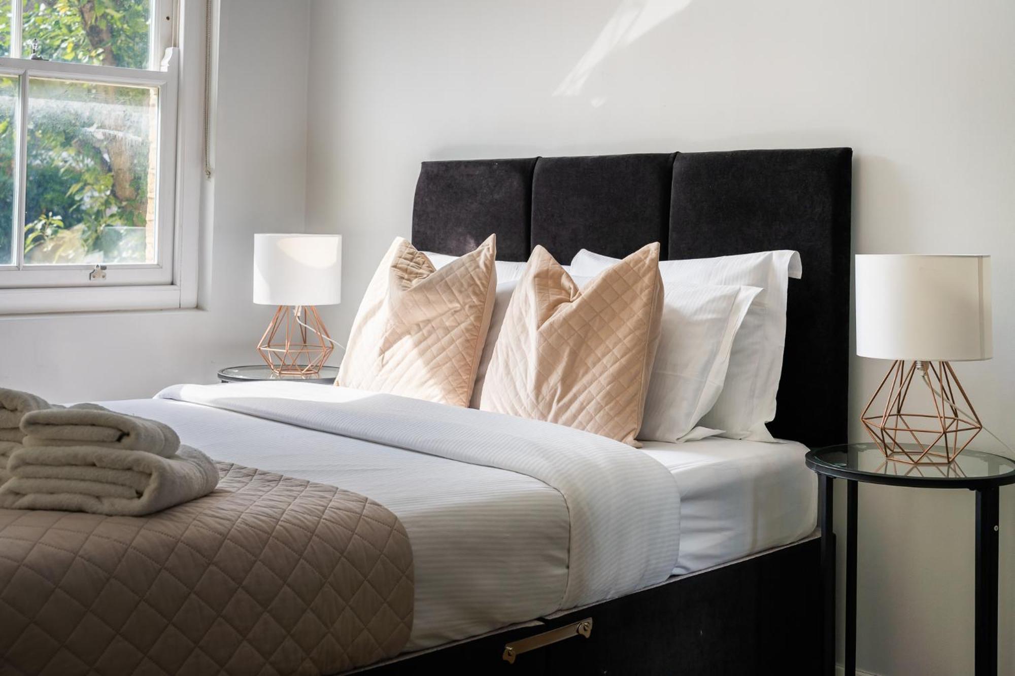 Stylish 2-bed In Camden Special Price Due To Maintenance Road Works Nearby Leilighet *