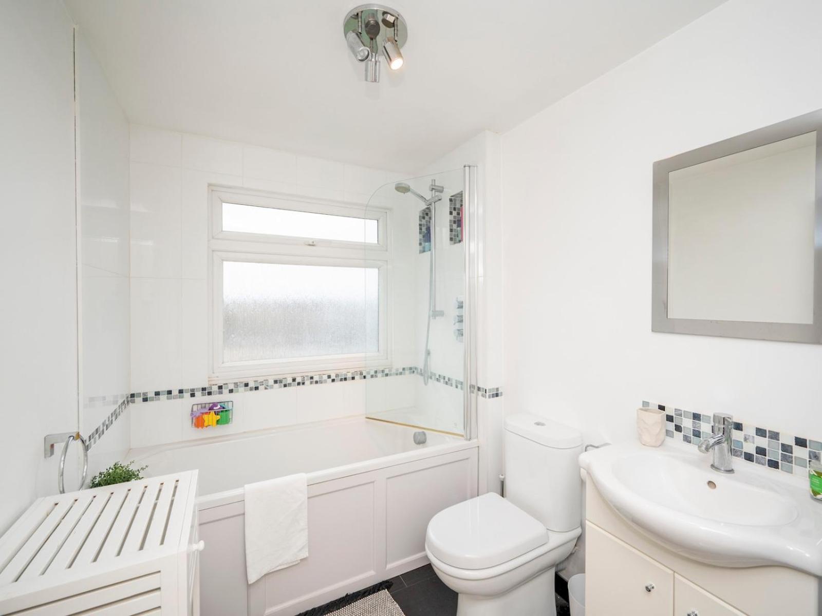 Ferienhaus Spacious 3bedroom House Near Crystal Palace Pass The Keys *