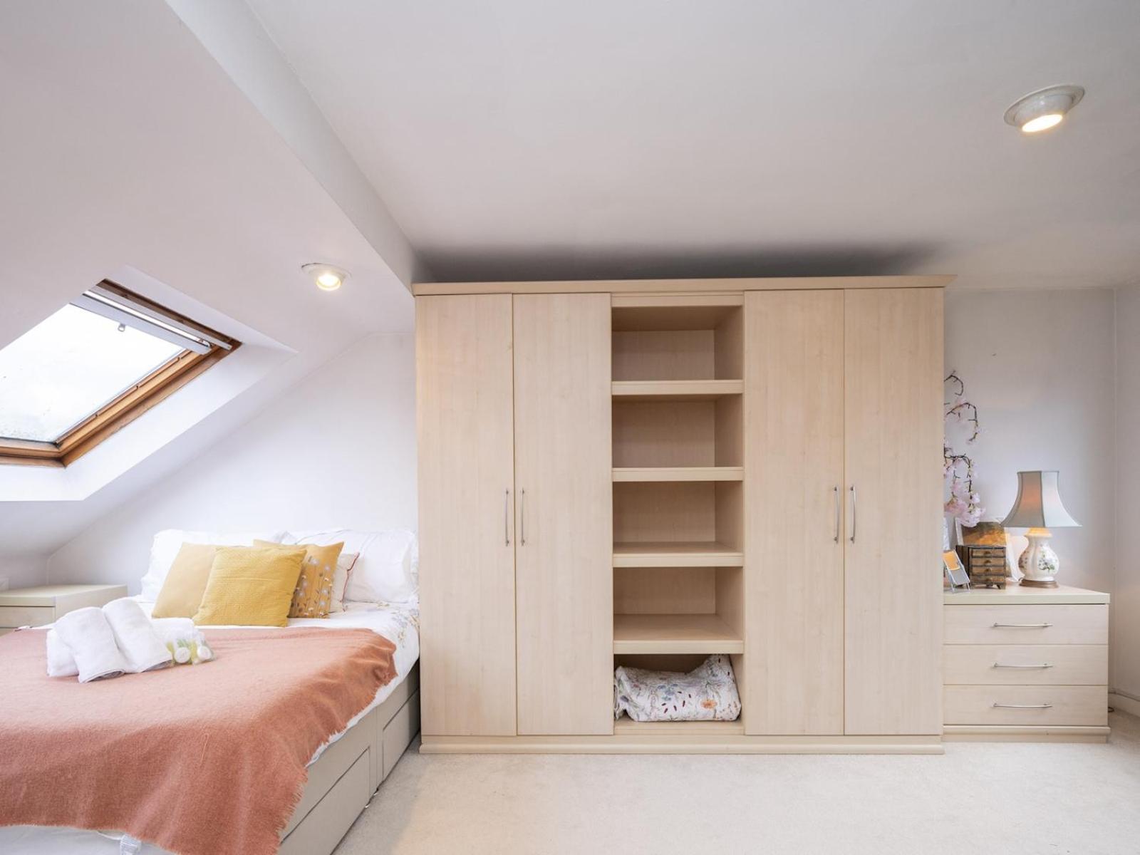 Spacious 3bedroom House Near Crystal Palace Pass The Keys London