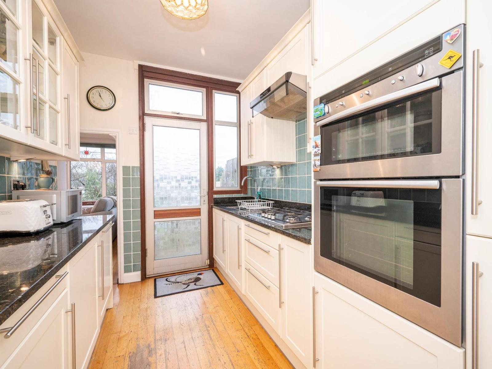 Spacious 3bedroom House Near Crystal Palace Pass The Keys Ferienhaus *