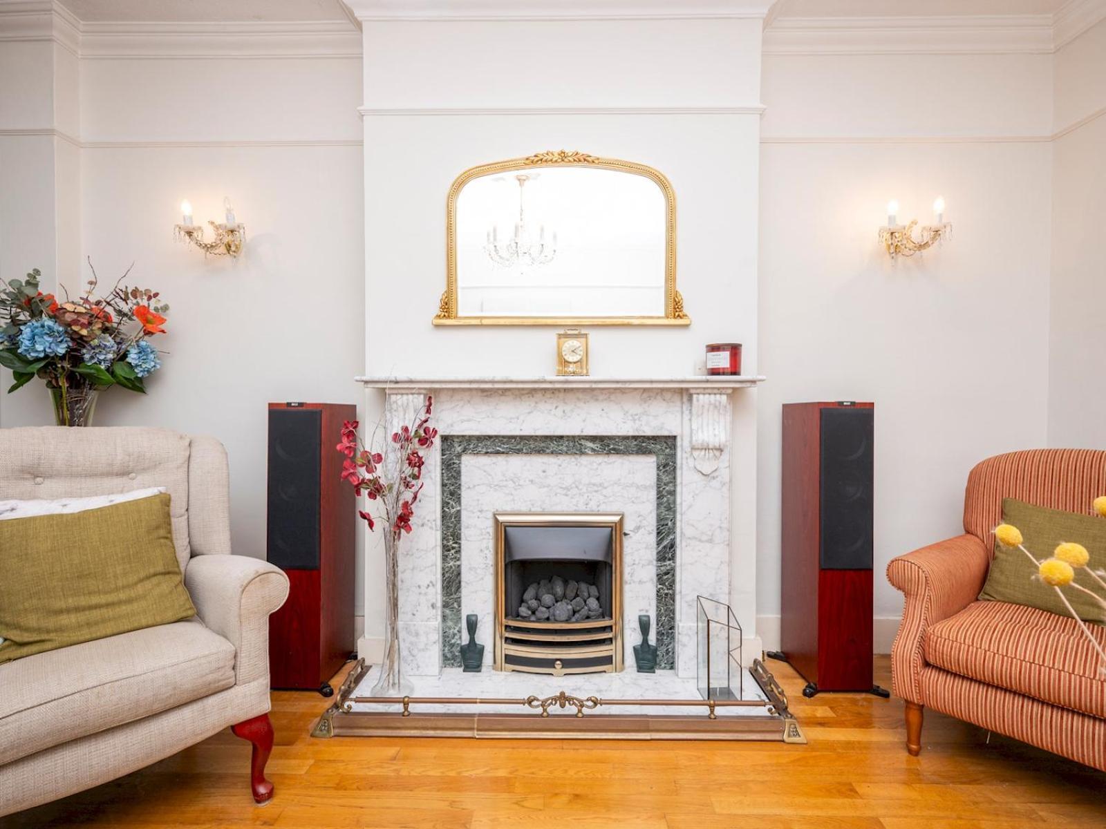 Spacious 3bedroom House Near Crystal Palace Pass The Keys London