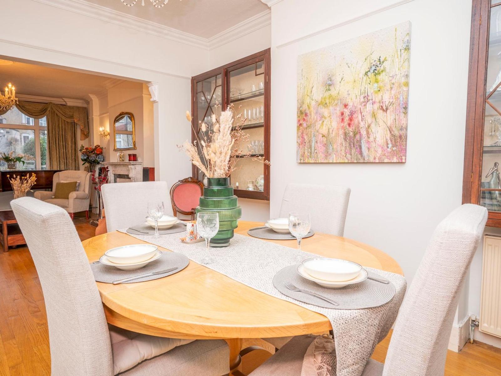 Ferienhaus Spacious 3bedroom House Near Crystal Palace Pass The Keys *