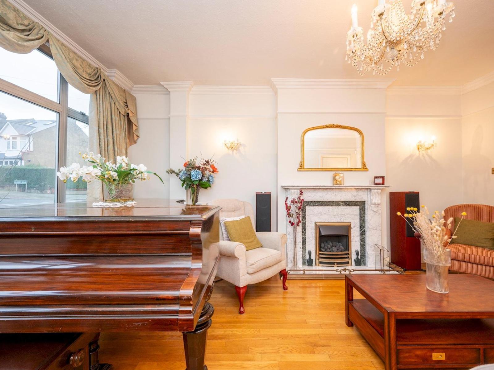 Spacious 3bedroom House Near Crystal Palace Pass The Keys Ferienhaus London
