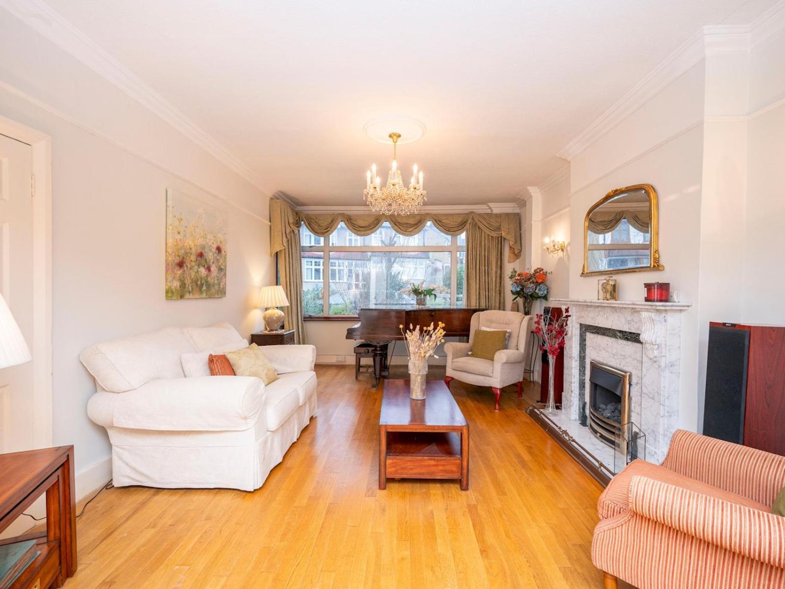 Ferienhaus Spacious 3bedroom House Near Crystal Palace Pass The Keys London