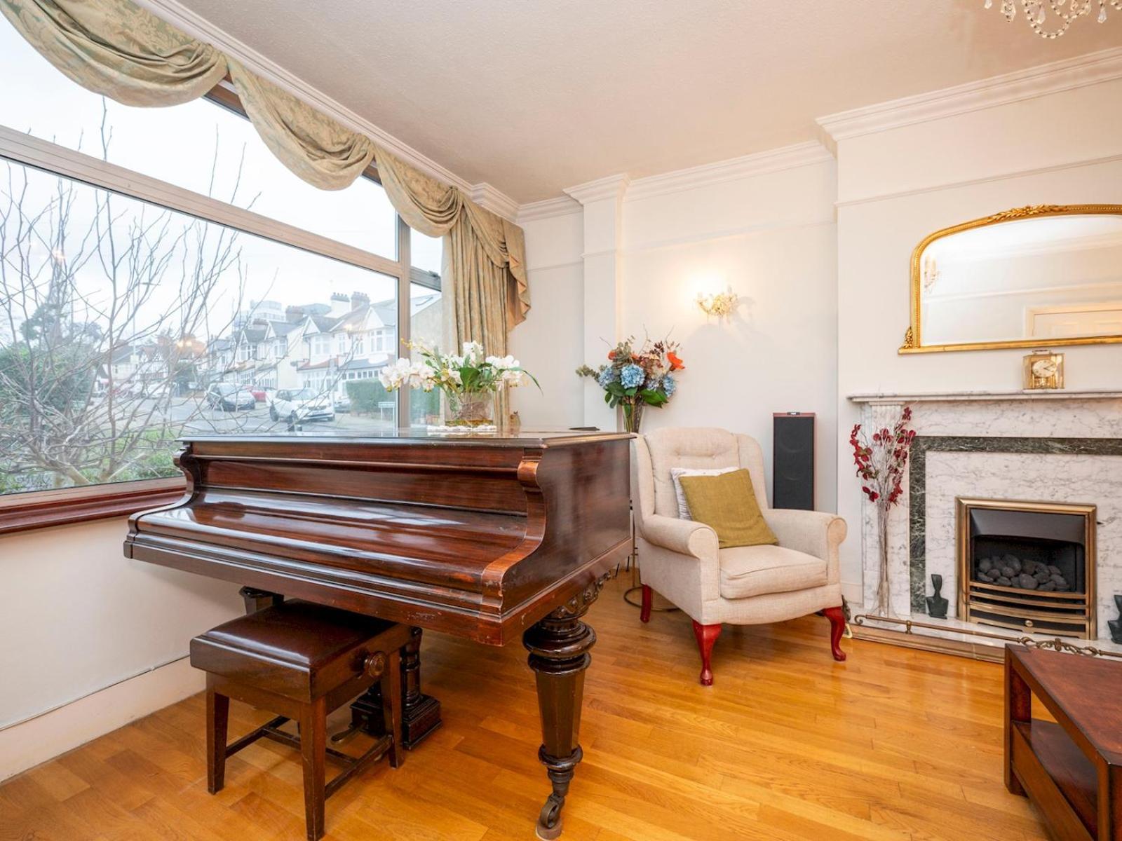 Ferienhaus Spacious 3bedroom House Near Crystal Palace Pass The Keys